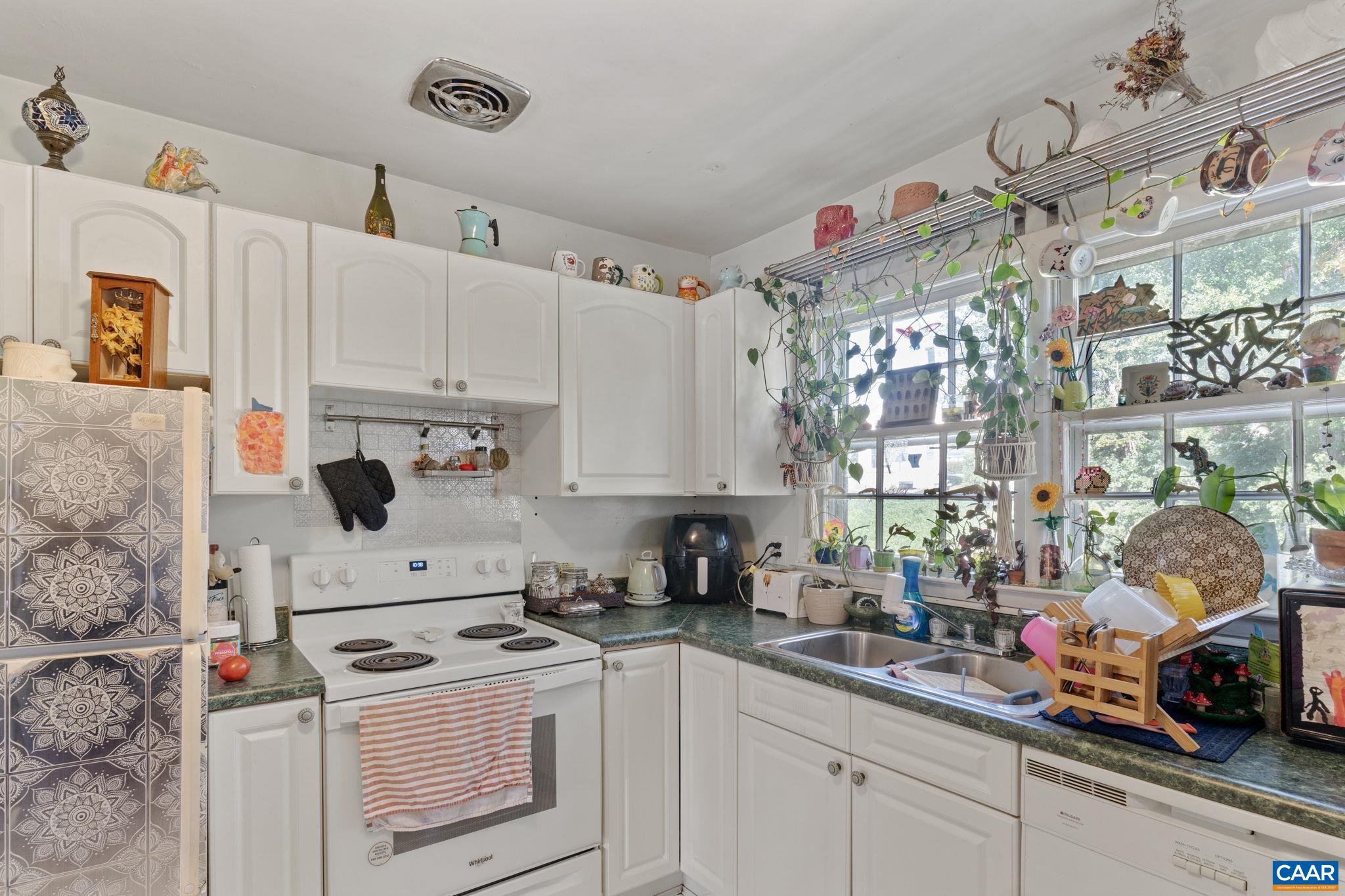 113 A/B S PIEDMONT AVE