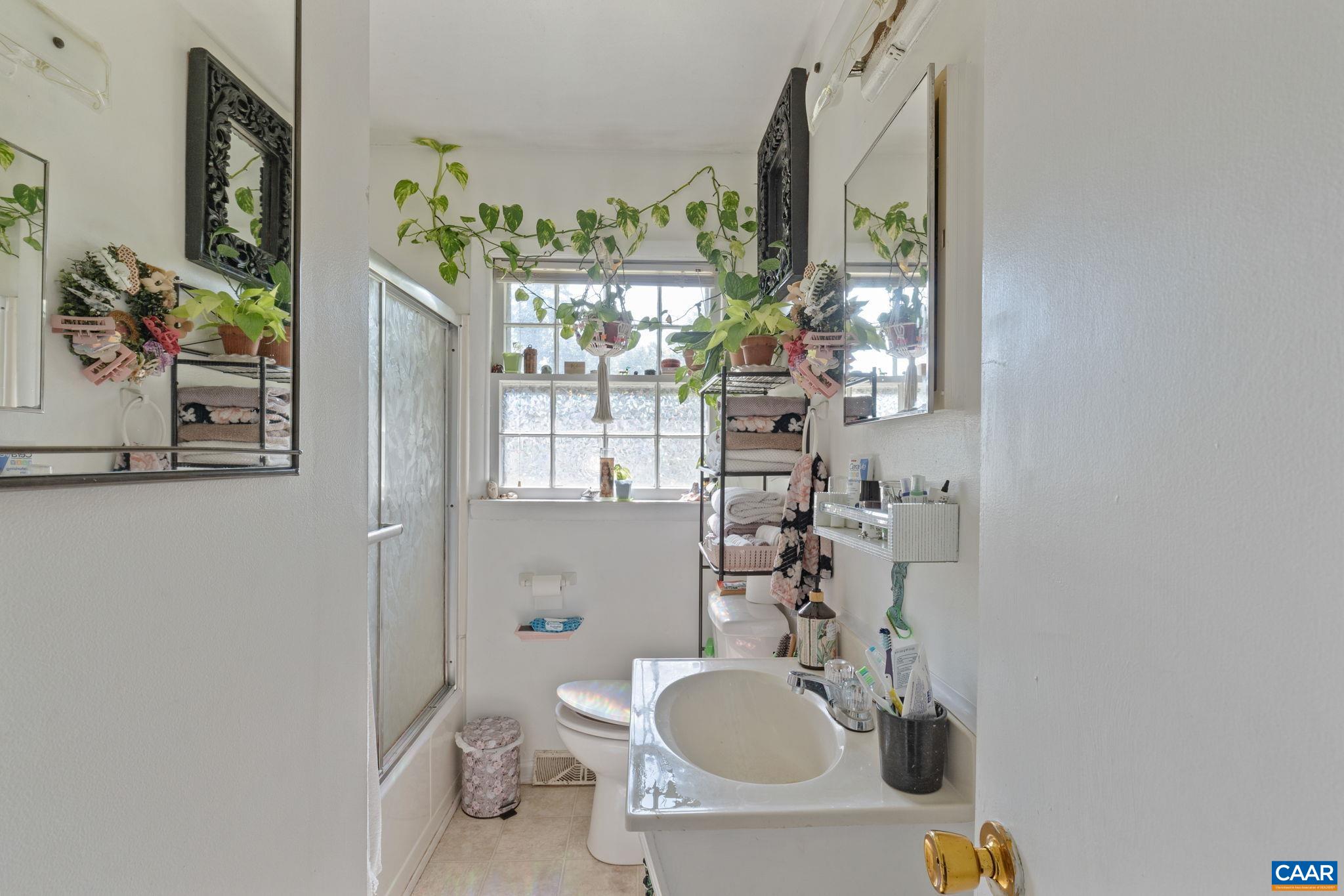 113 A/B S PIEDMONT AVE