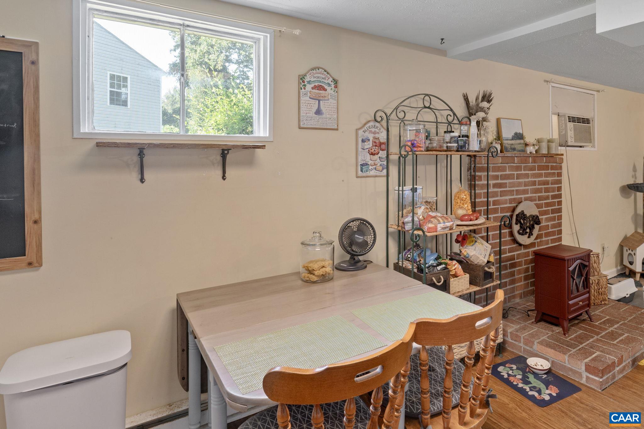 113 A/B S PIEDMONT AVE
