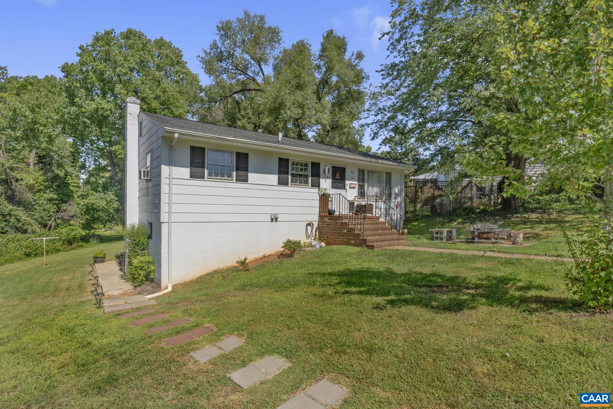 113 A/B S PIEDMONT AVE