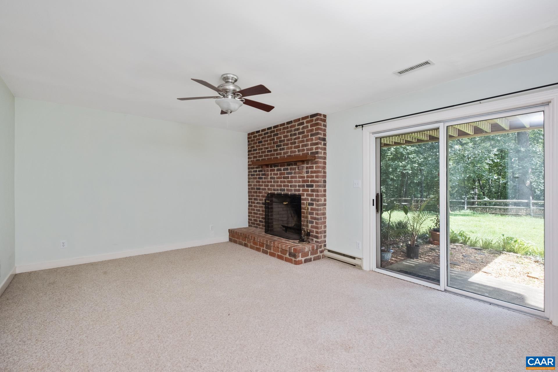 453 PEACOCK DR