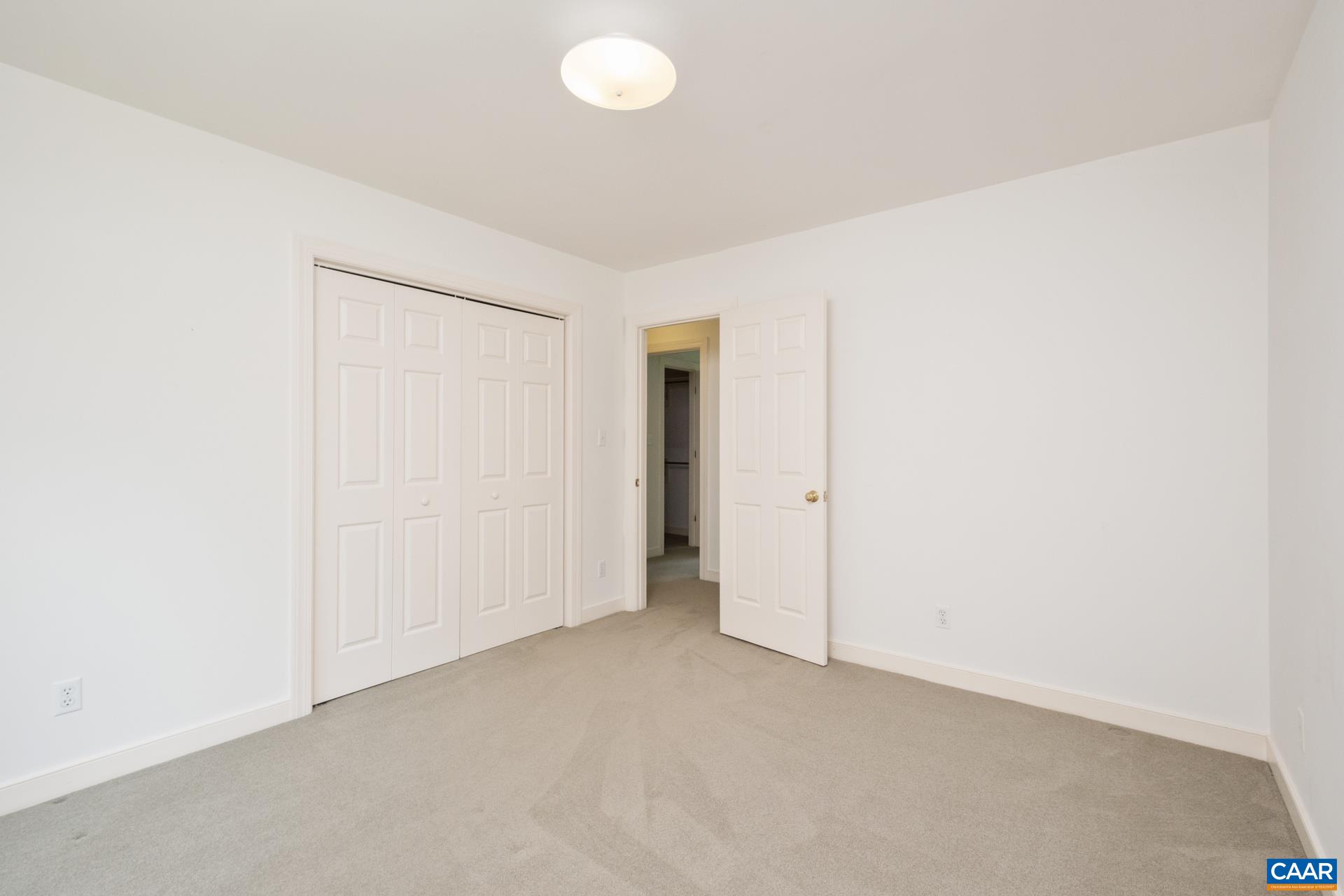 453 PEACOCK DR