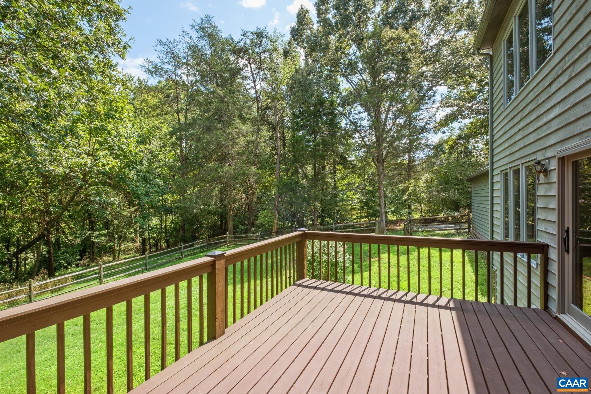 453 PEACOCK DR