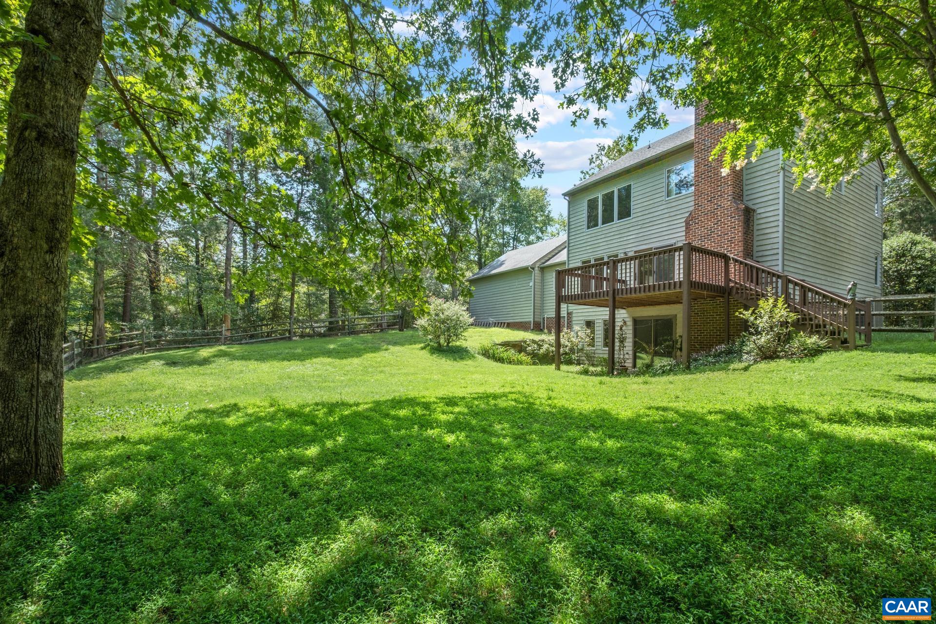 453 PEACOCK DR
