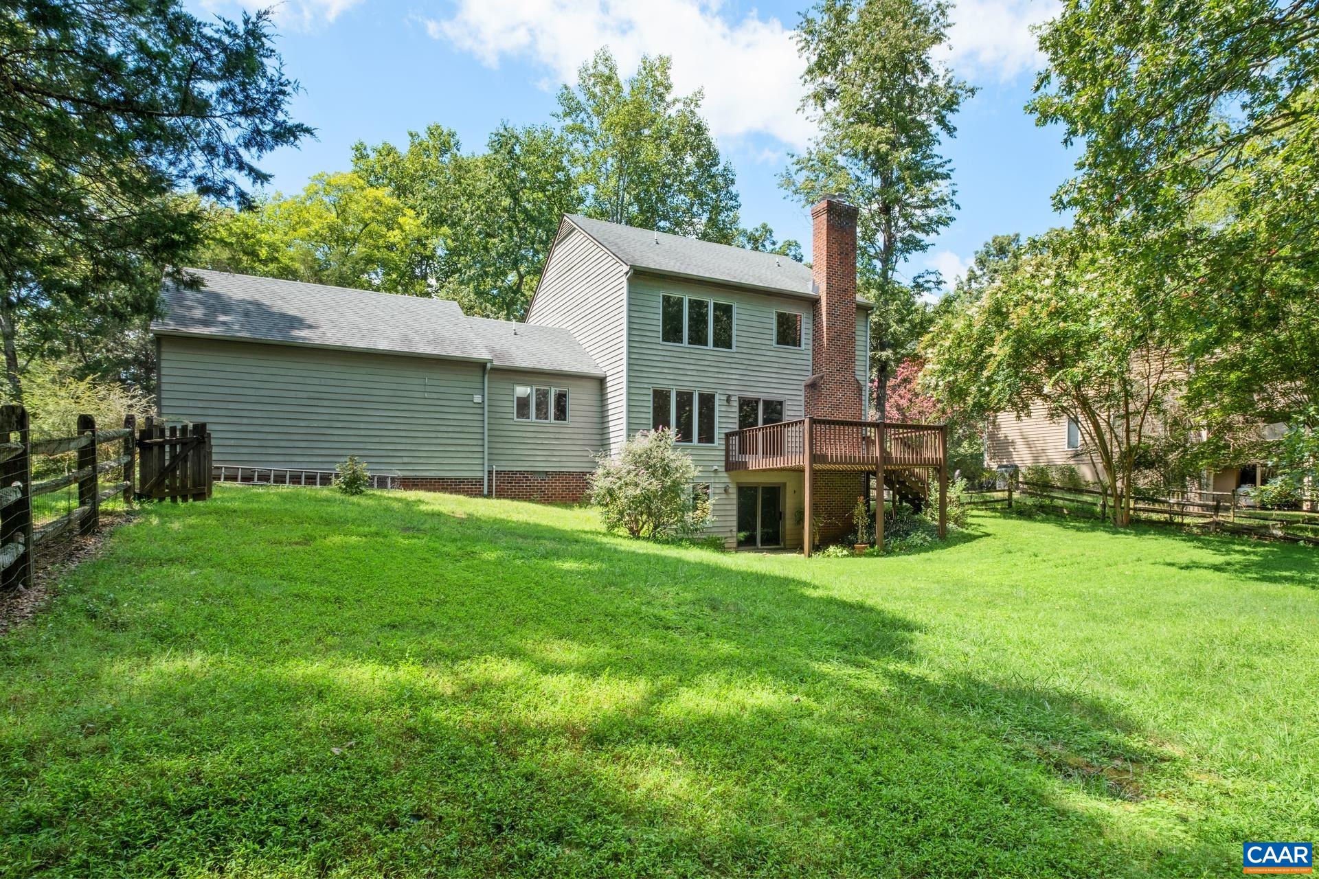 453 PEACOCK DR