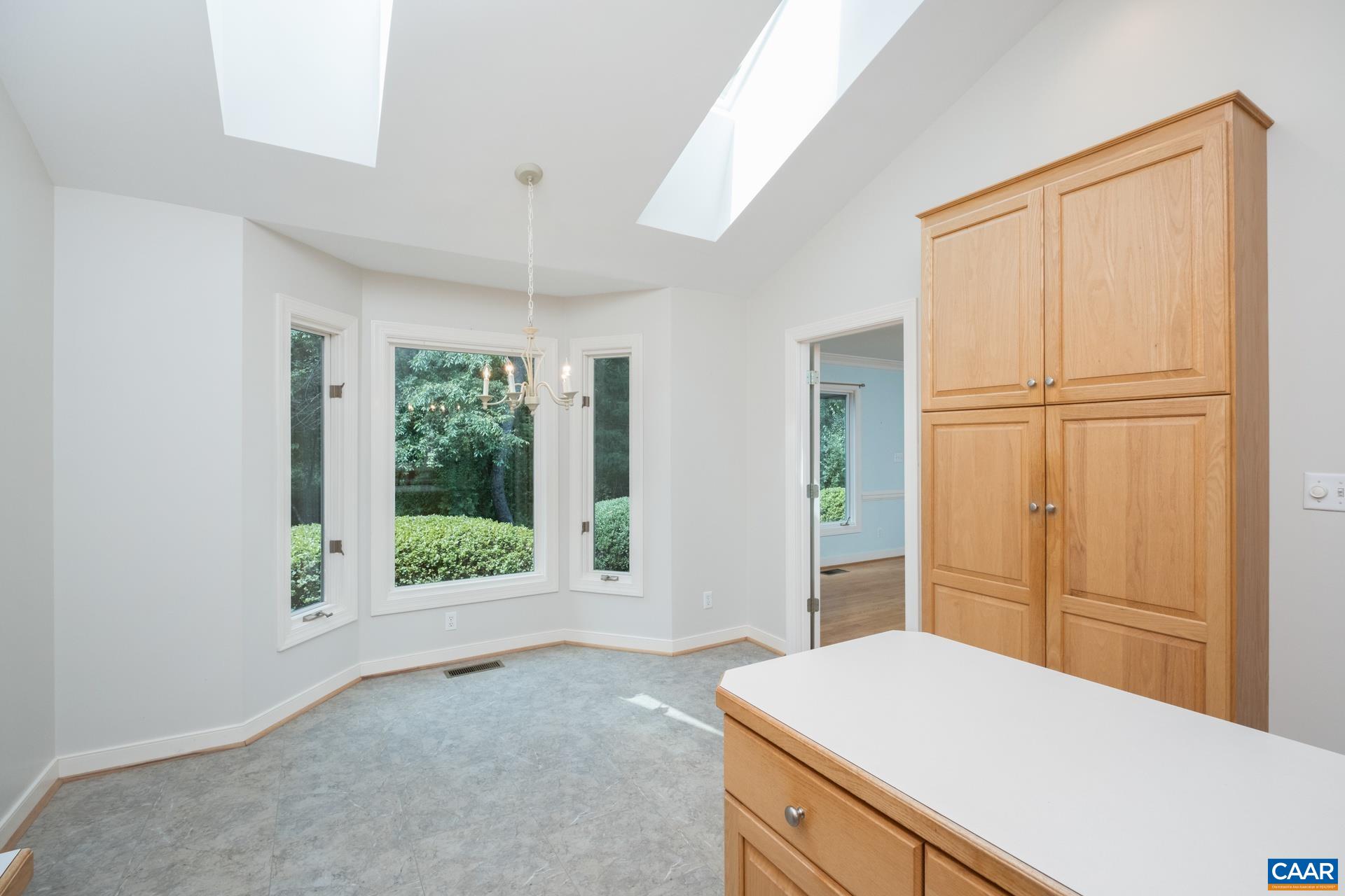 453 PEACOCK DR