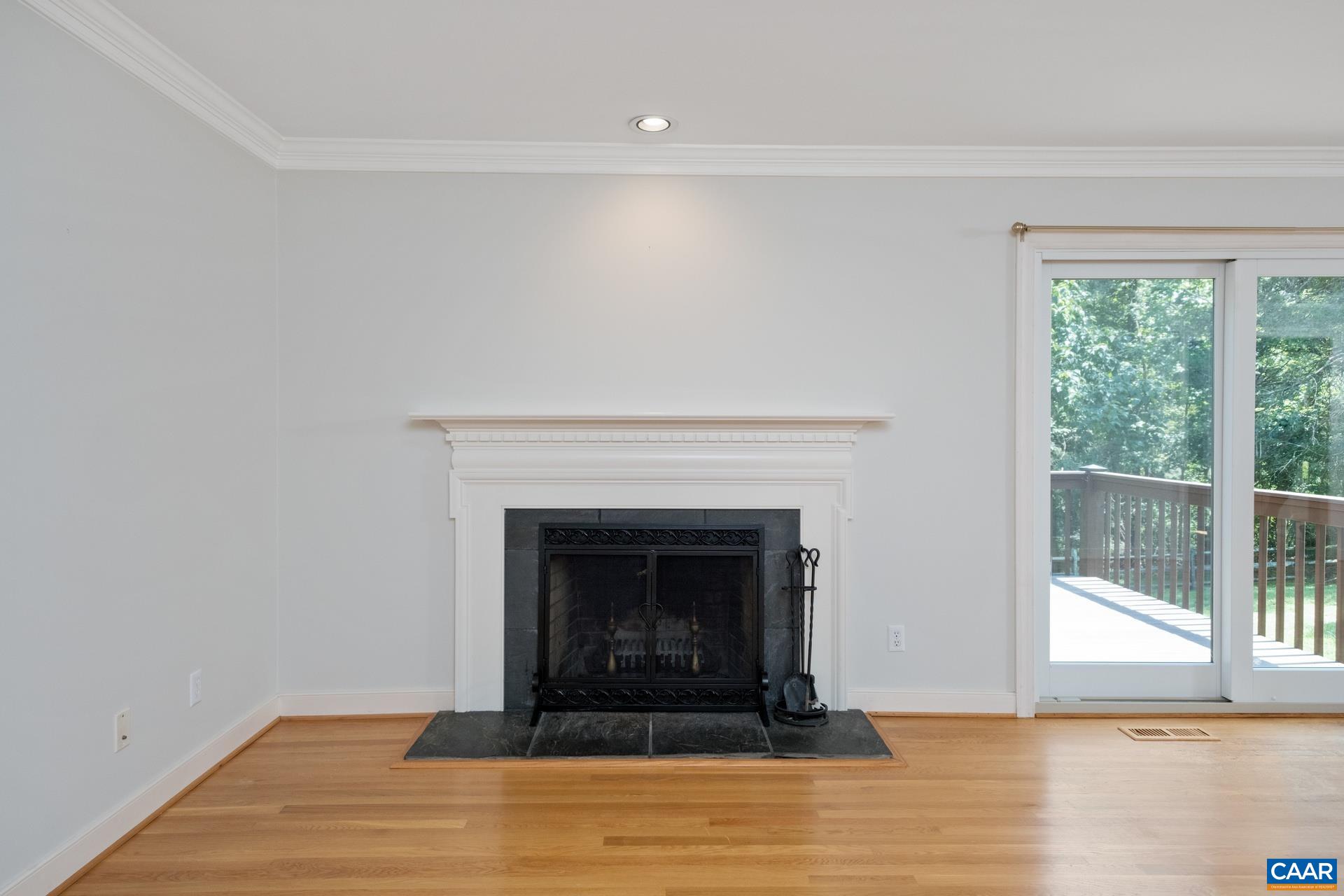 453 PEACOCK DR