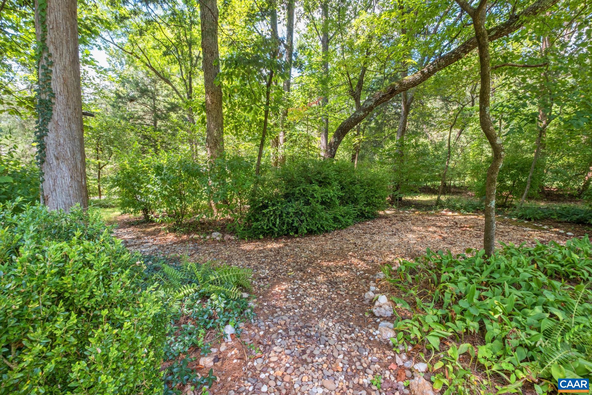 453 PEACOCK DR