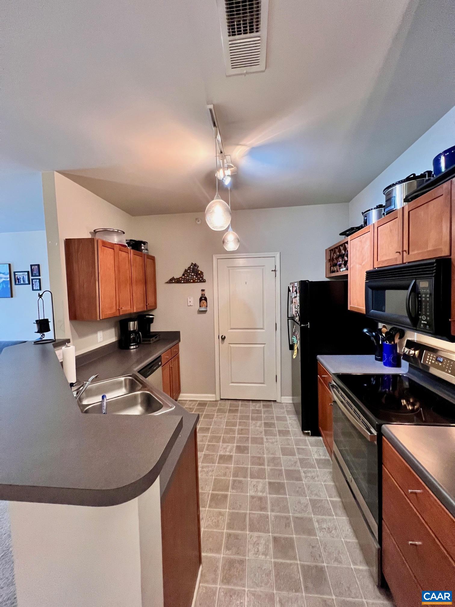 705 WALKER SQ Unit: 2a