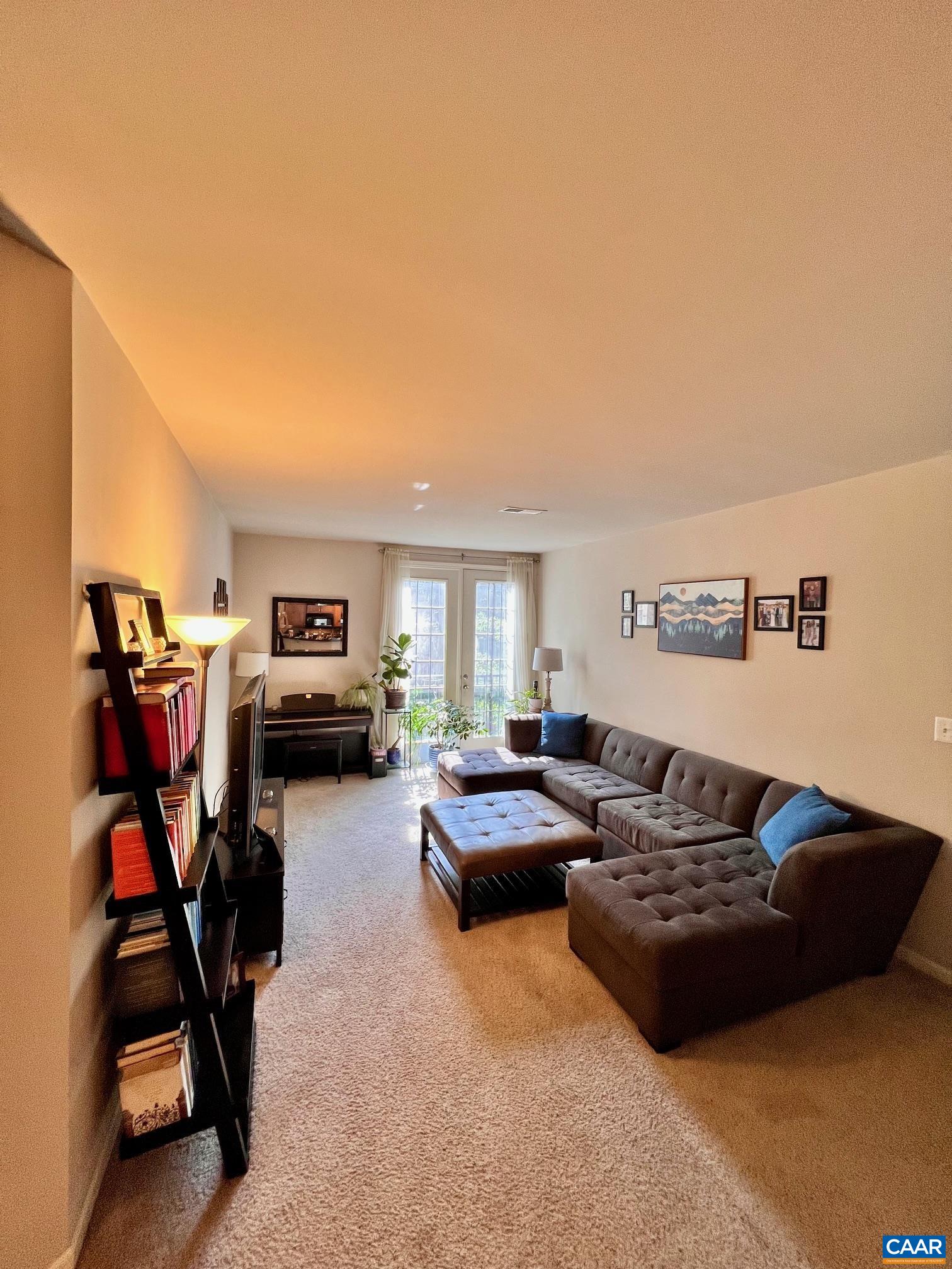 705 WALKER SQ Unit: 2a
