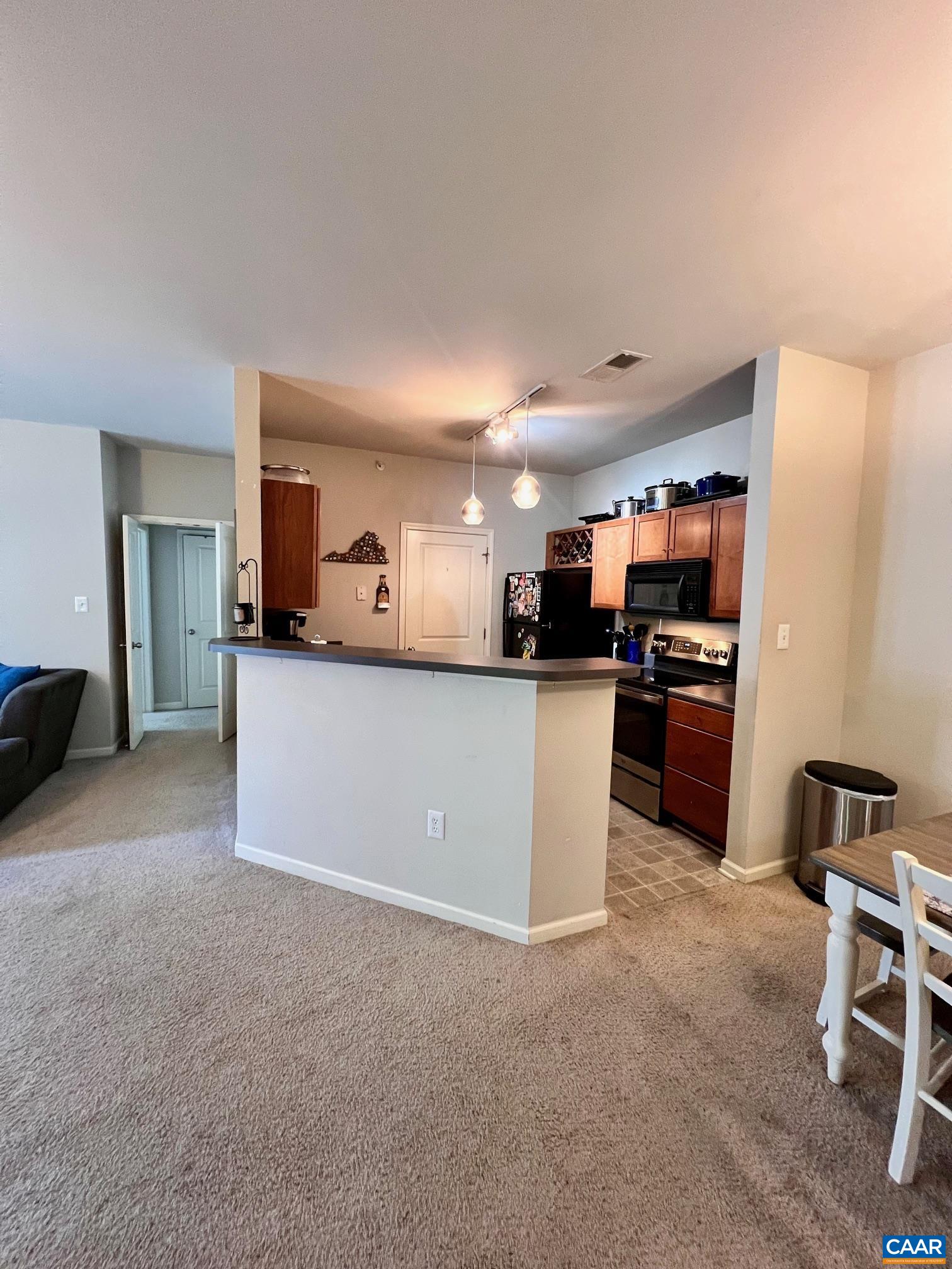 705 WALKER SQ Unit: 2a