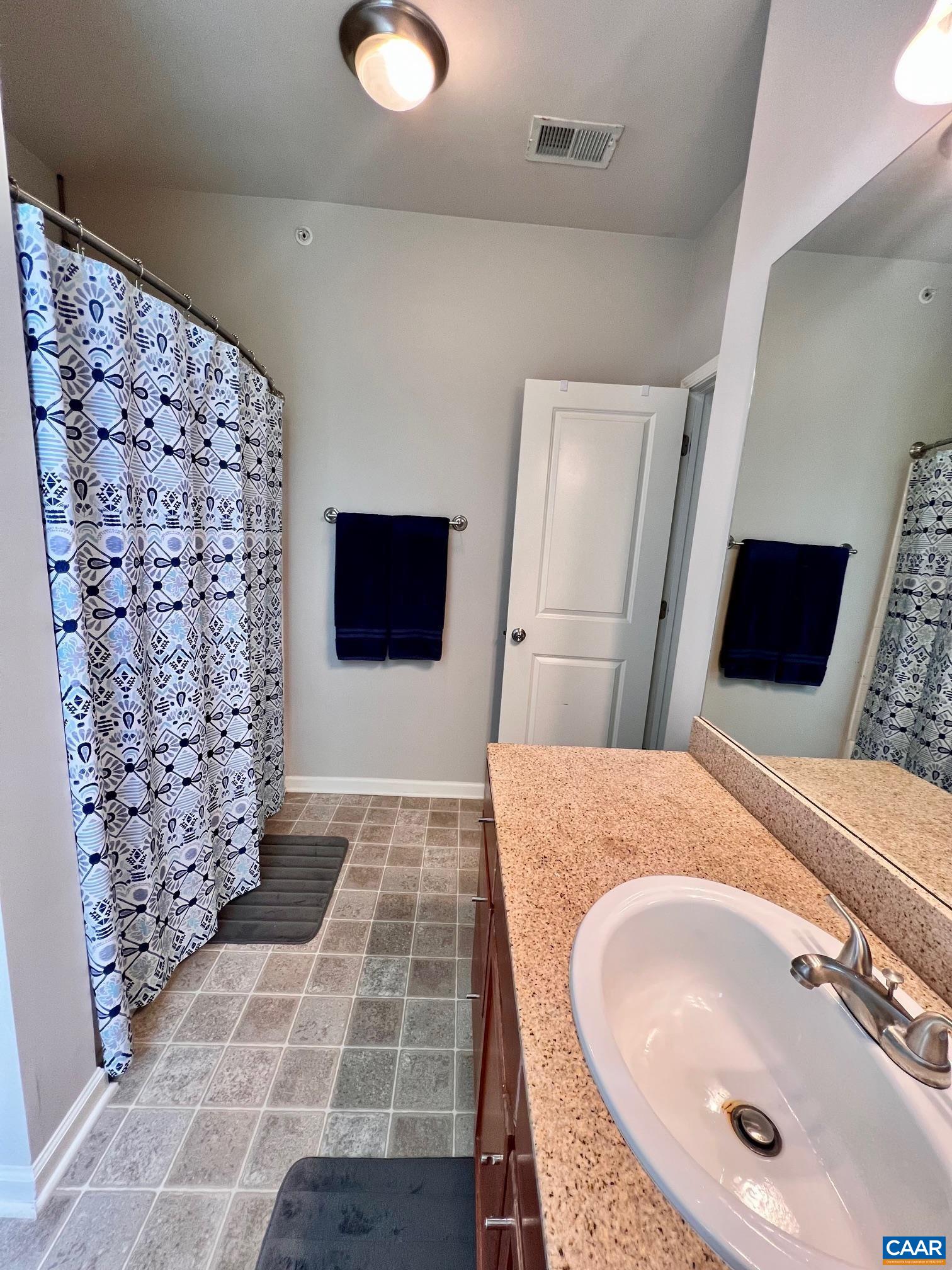 705 WALKER SQ Unit: 2a