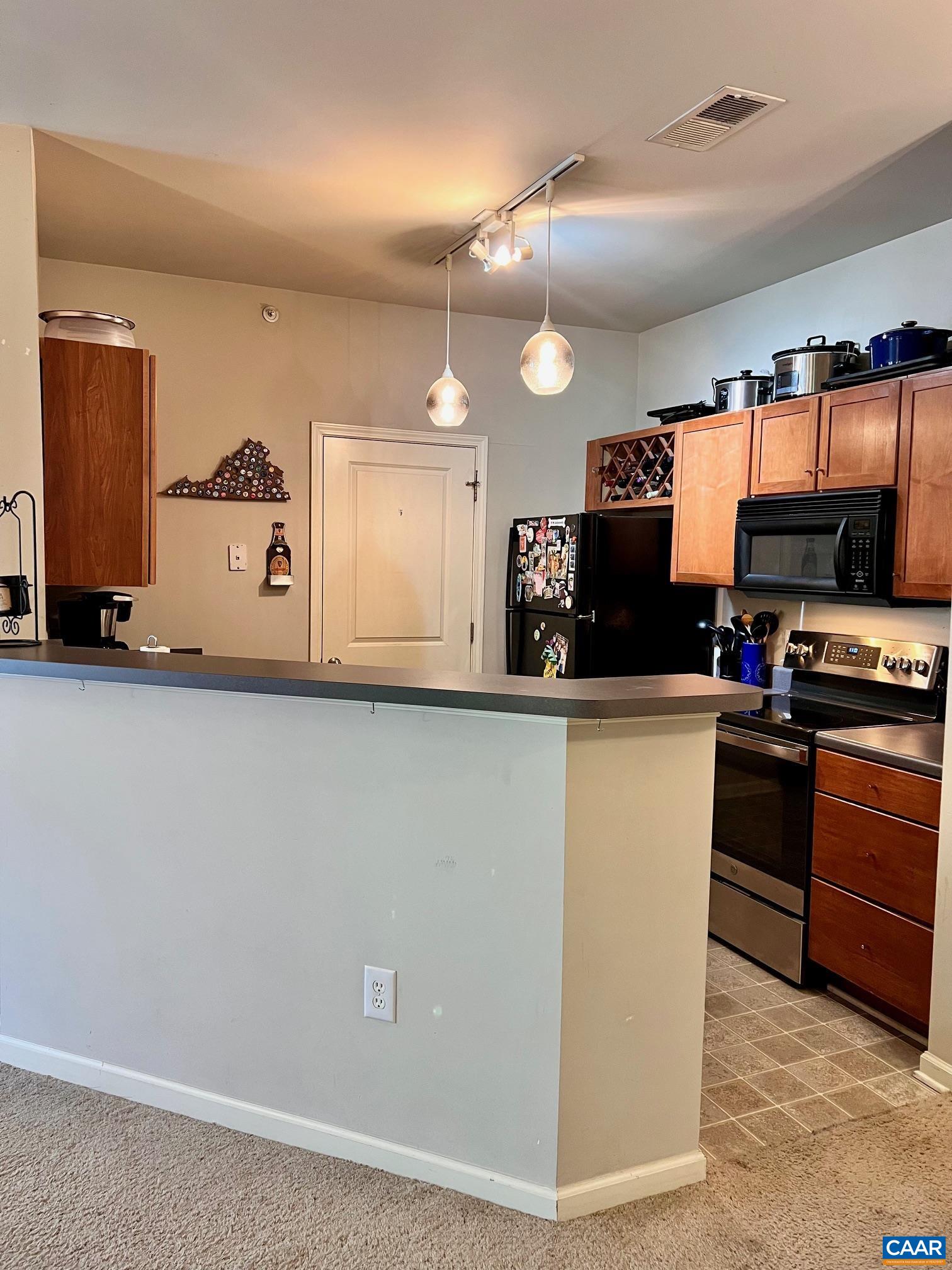 705 WALKER SQ Unit: 2a