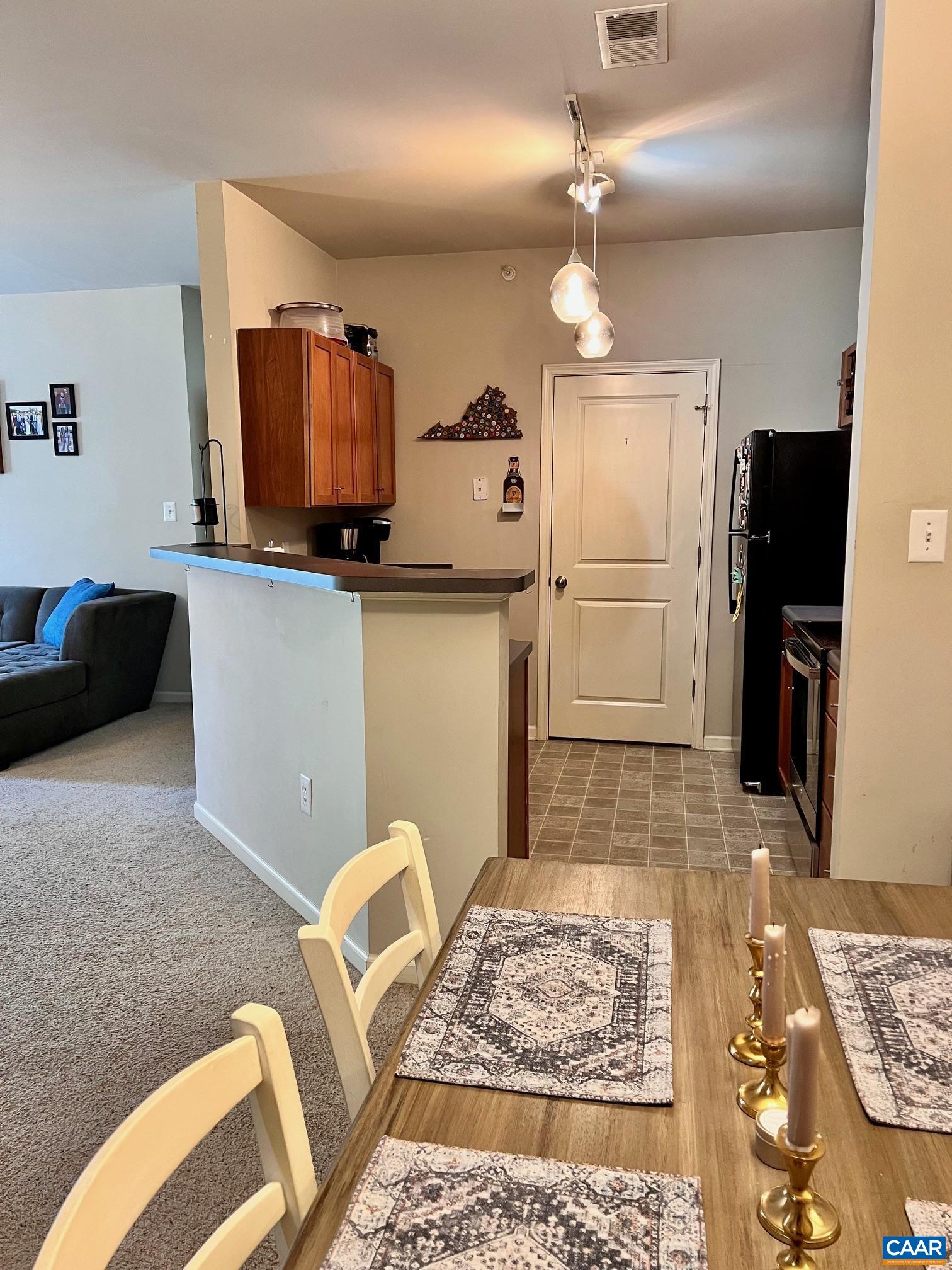 705 WALKER SQ Unit: 2a