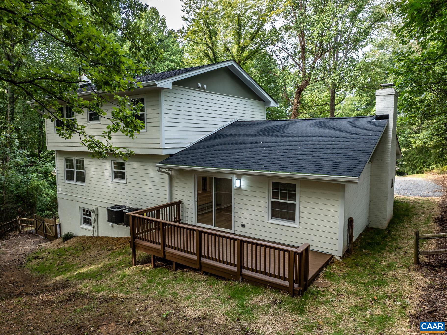203 SUNSET DR