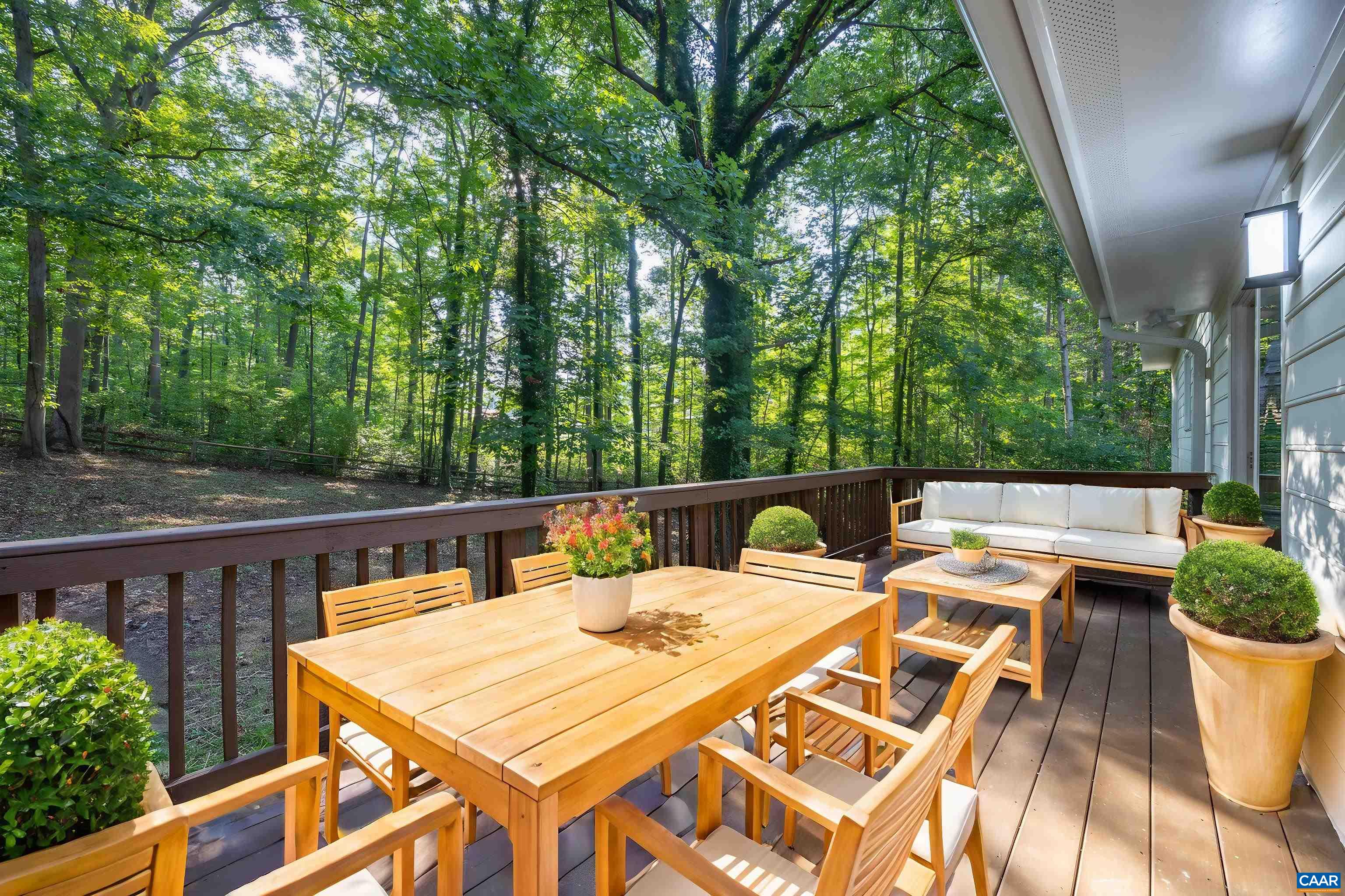 203 SUNSET DR