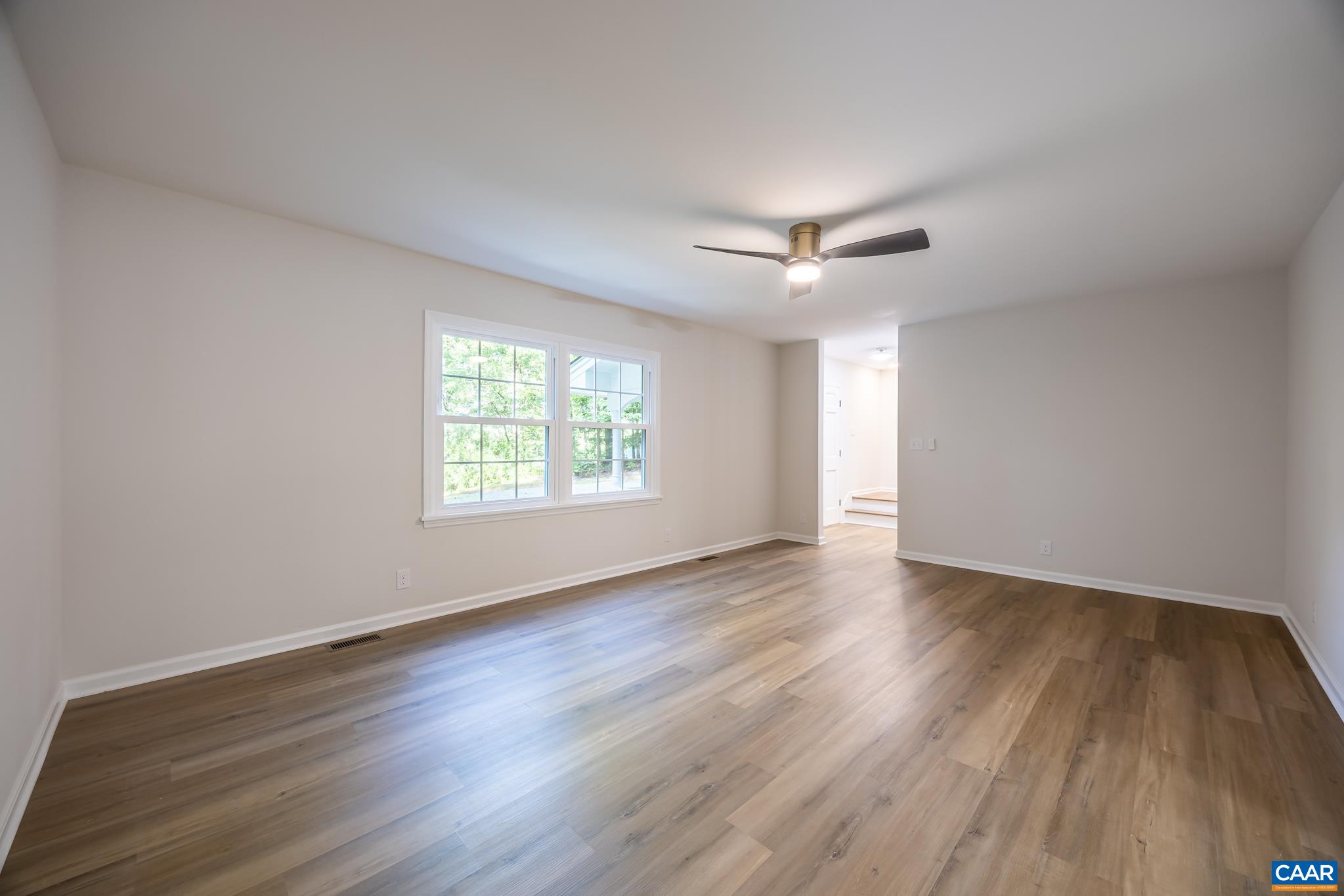 203 SUNSET DR