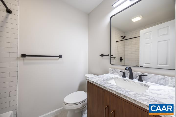 203 SUNSET DR
