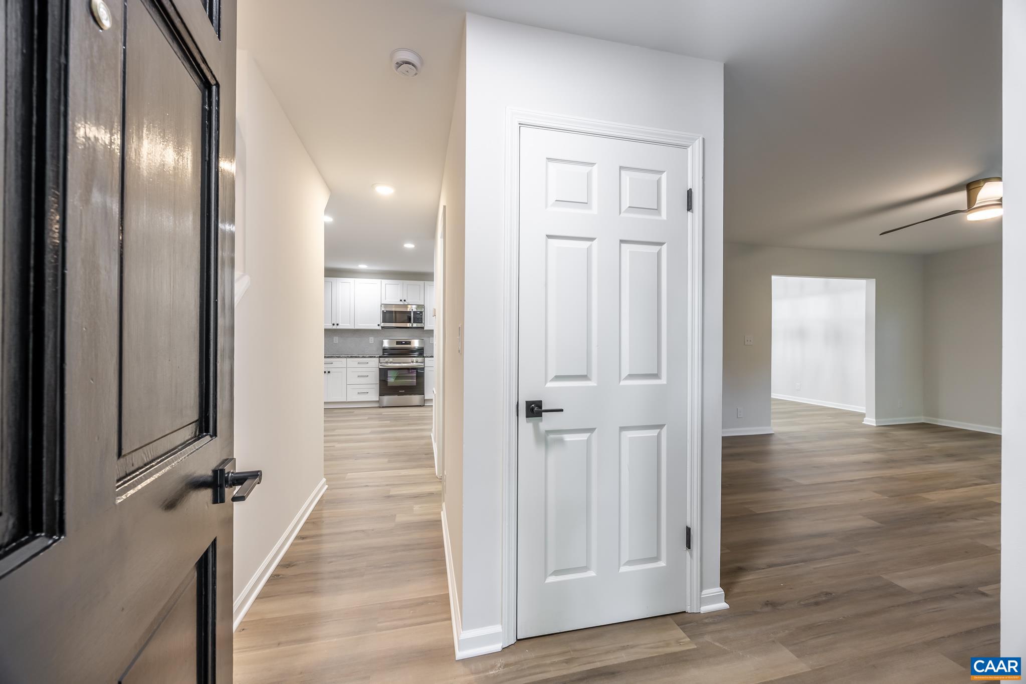 203 SUNSET DR