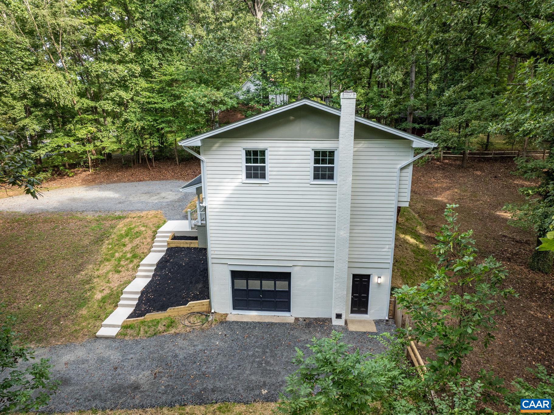 203 SUNSET DR