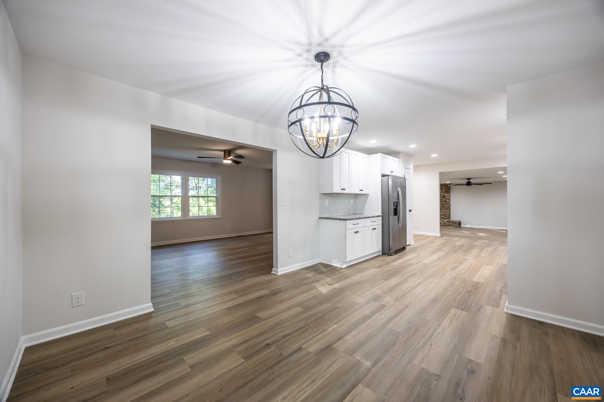 203 SUNSET DR