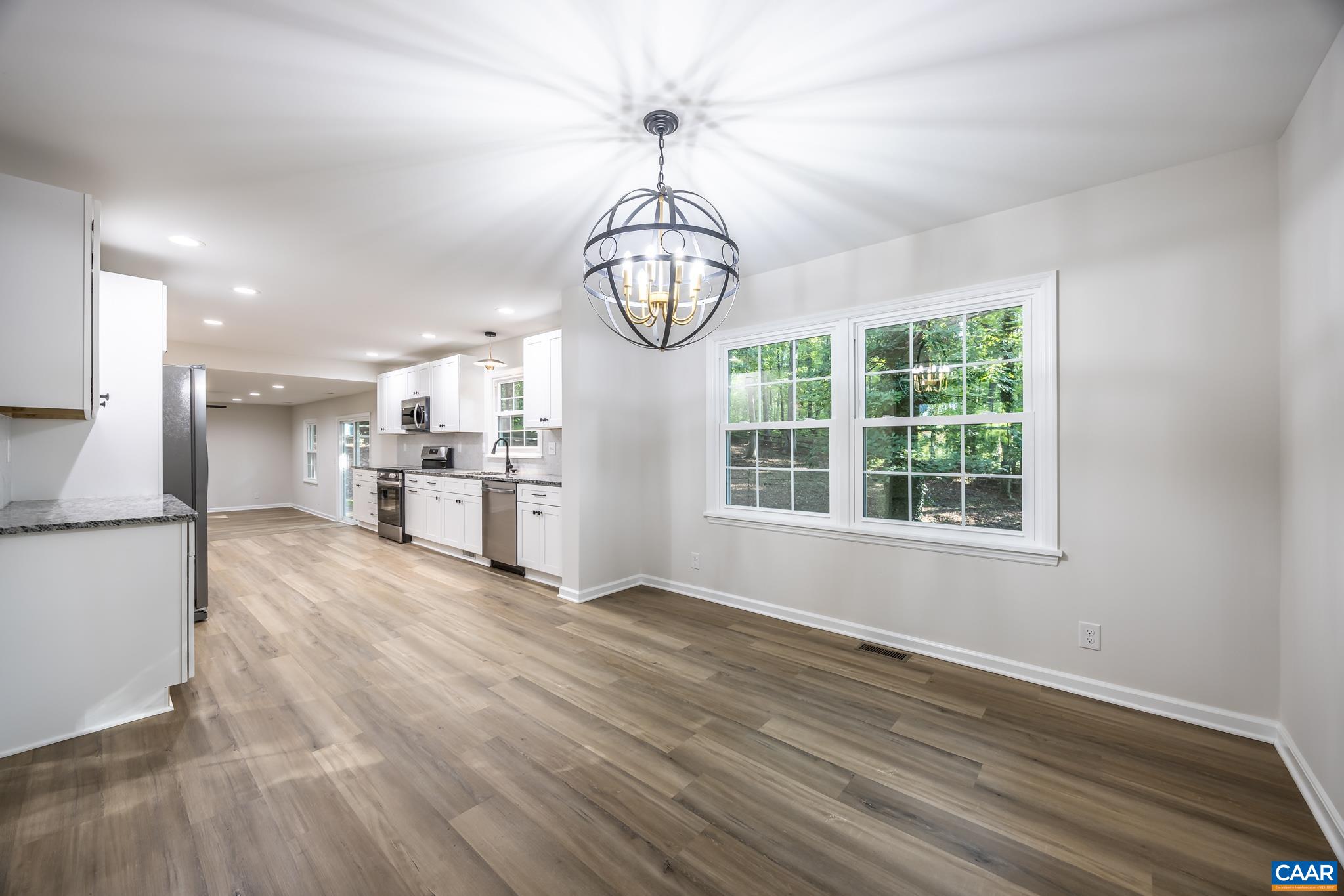 203 SUNSET DR