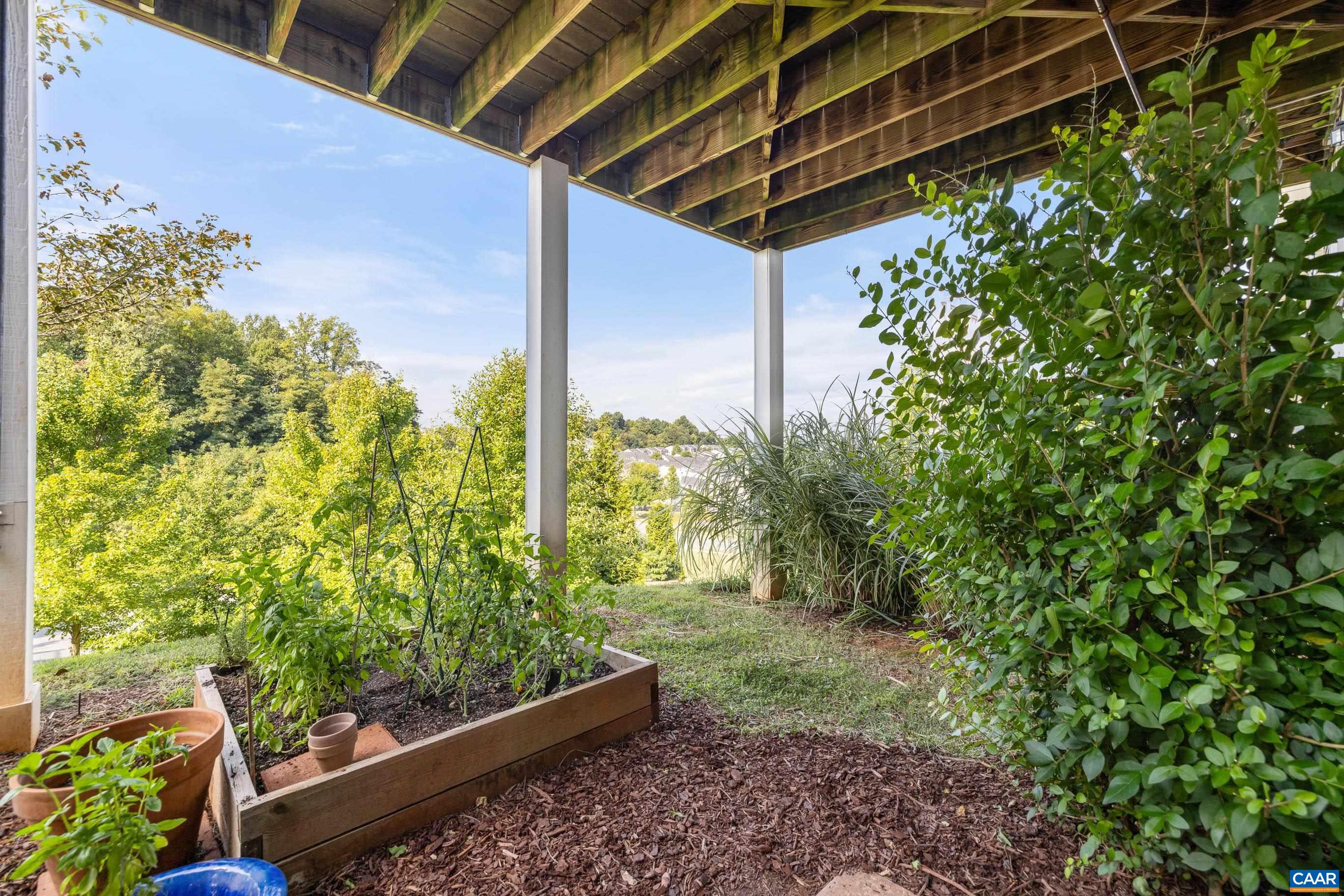 2447 WINTHROP DR