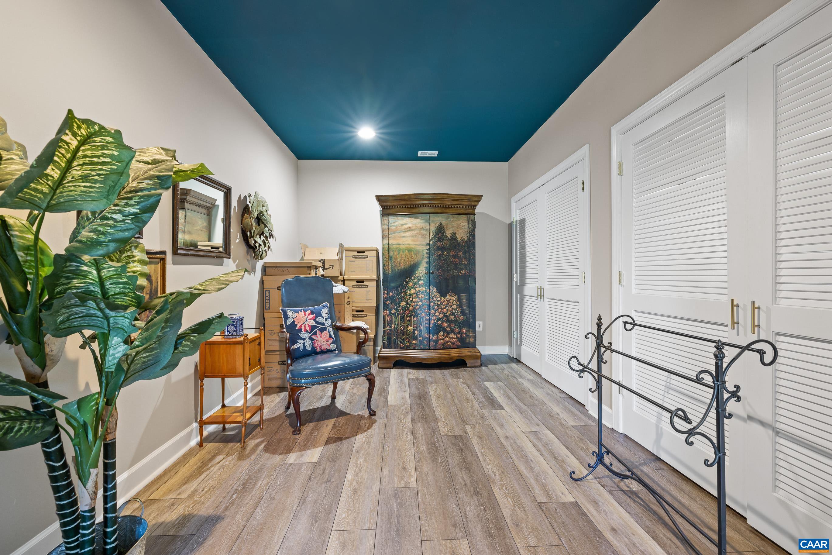 2447 WINTHROP DR