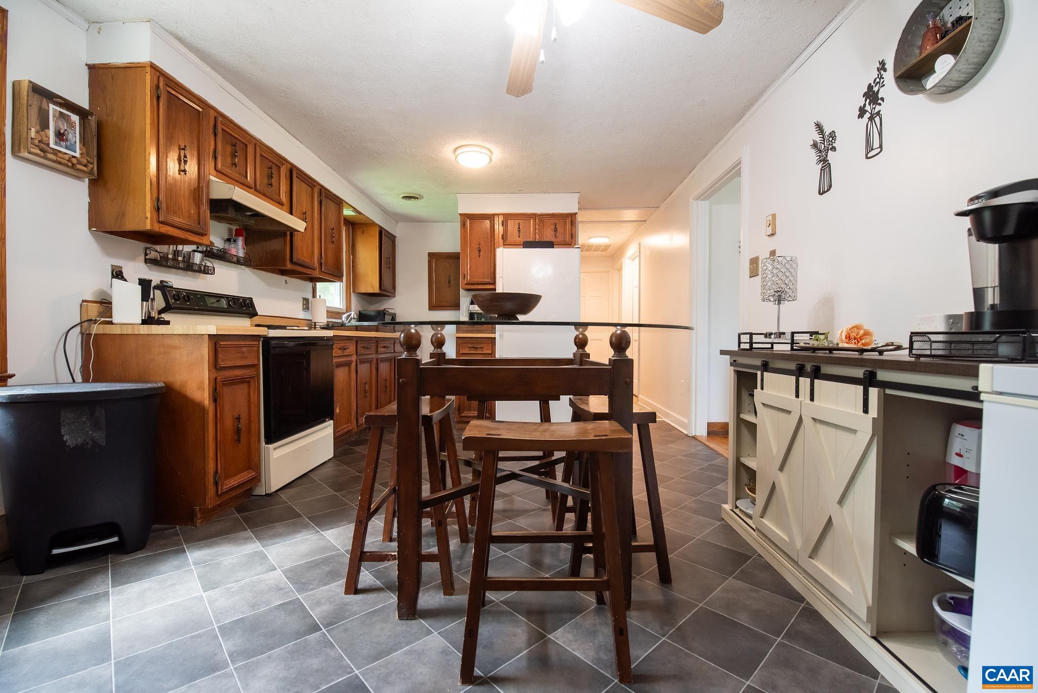 2625 MARTIN KINGS RD