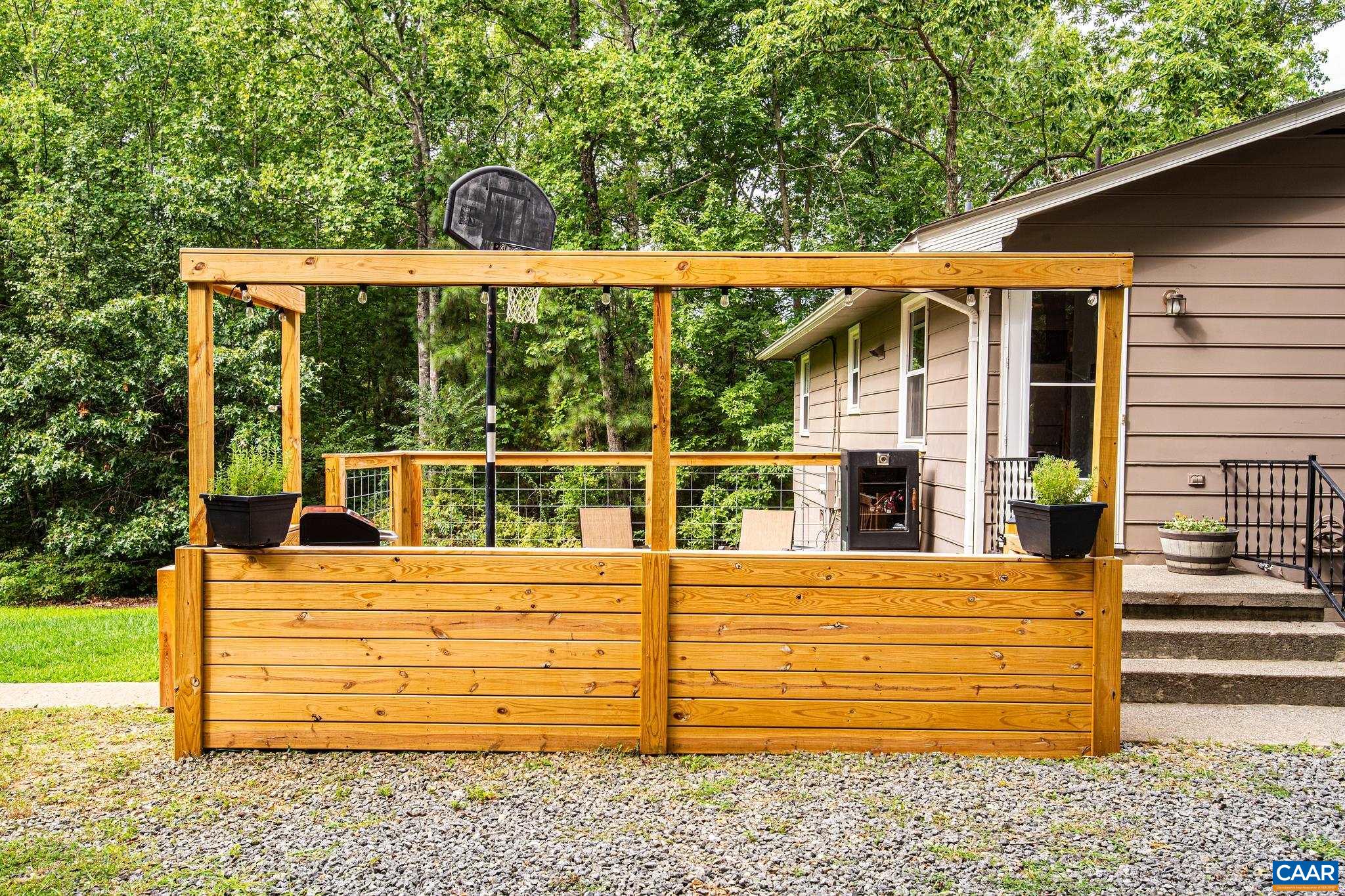 2625 MARTIN KINGS RD