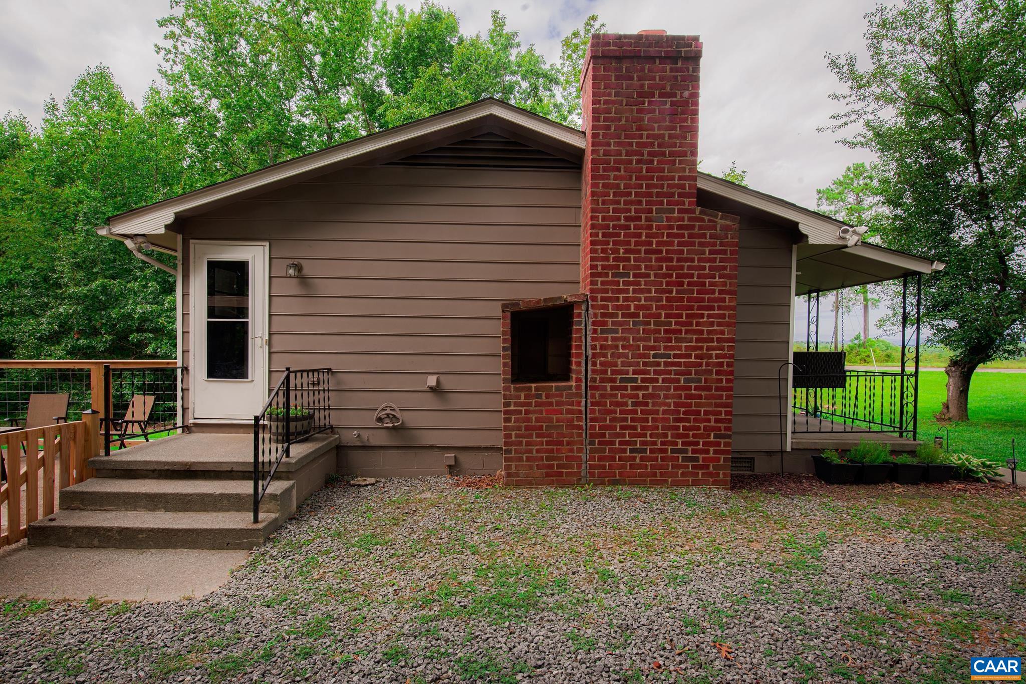 2625 MARTIN KINGS RD