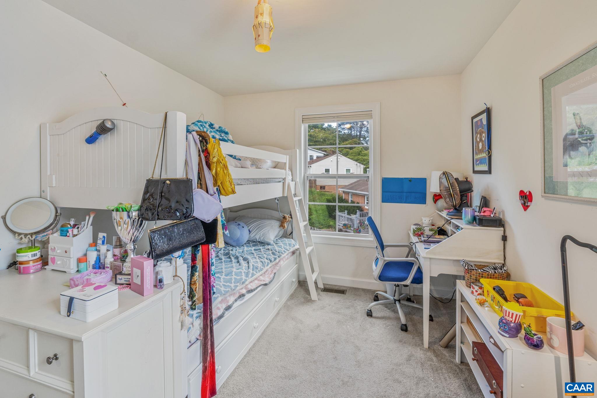 328 HUNTLEY AVE