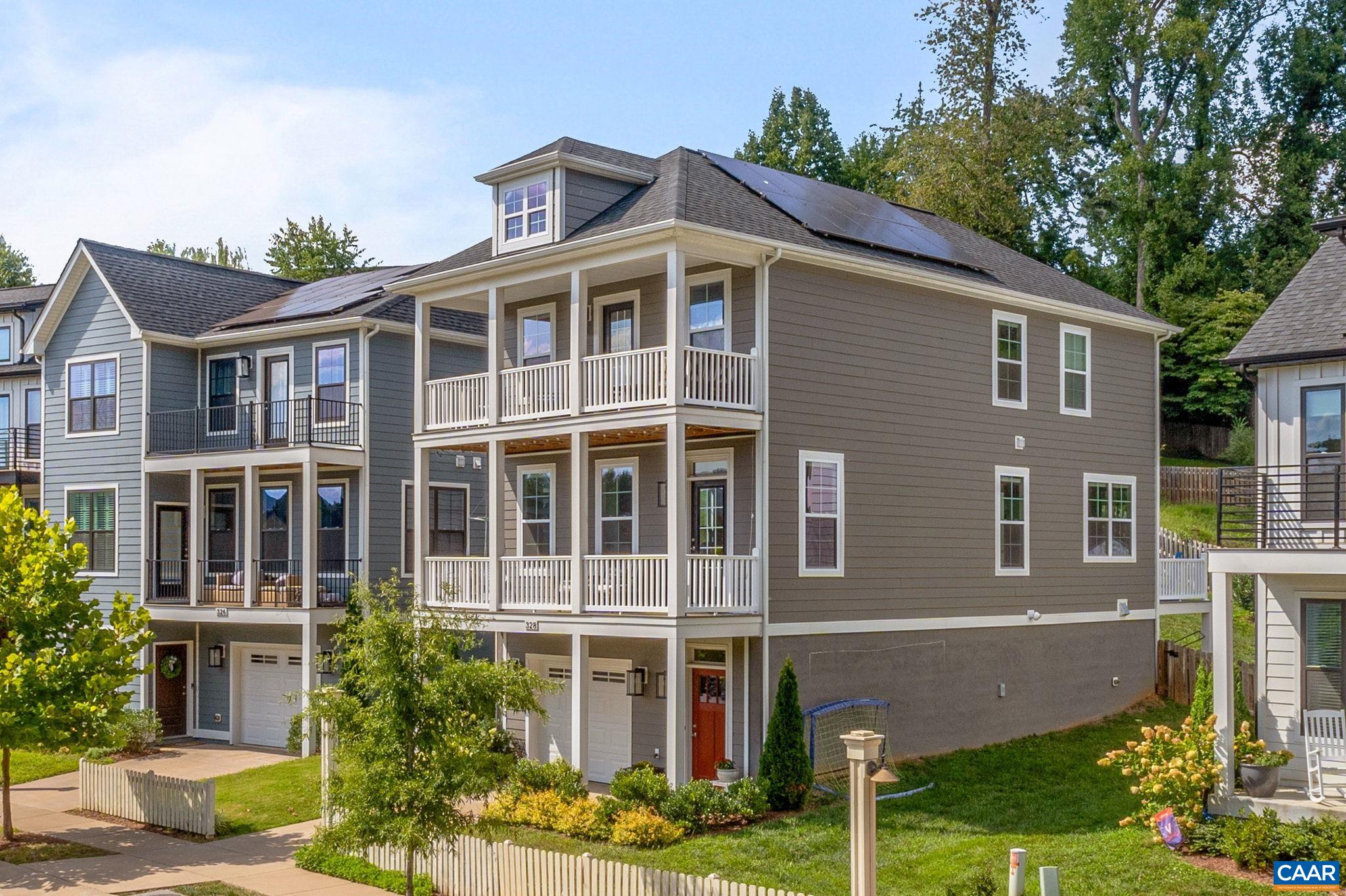 328 HUNTLEY AVE