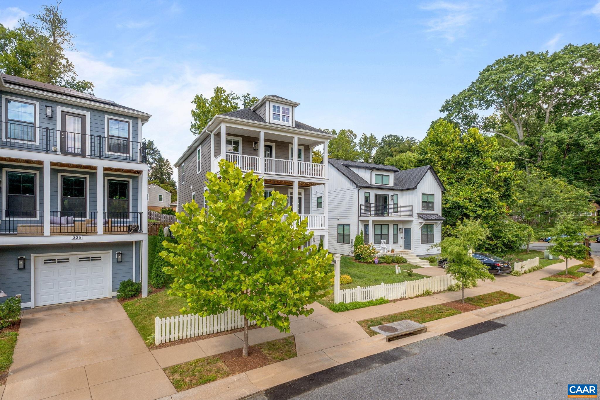 328 HUNTLEY AVE