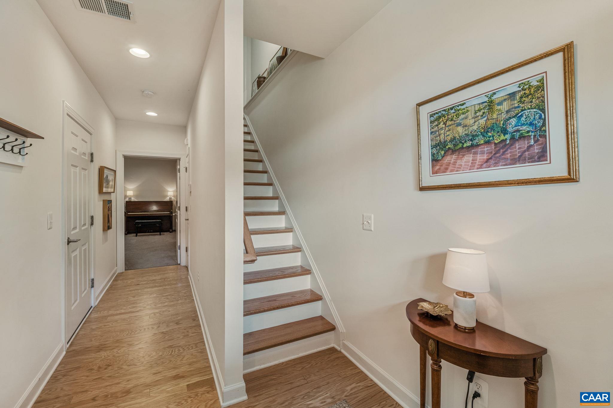 328 HUNTLEY AVE