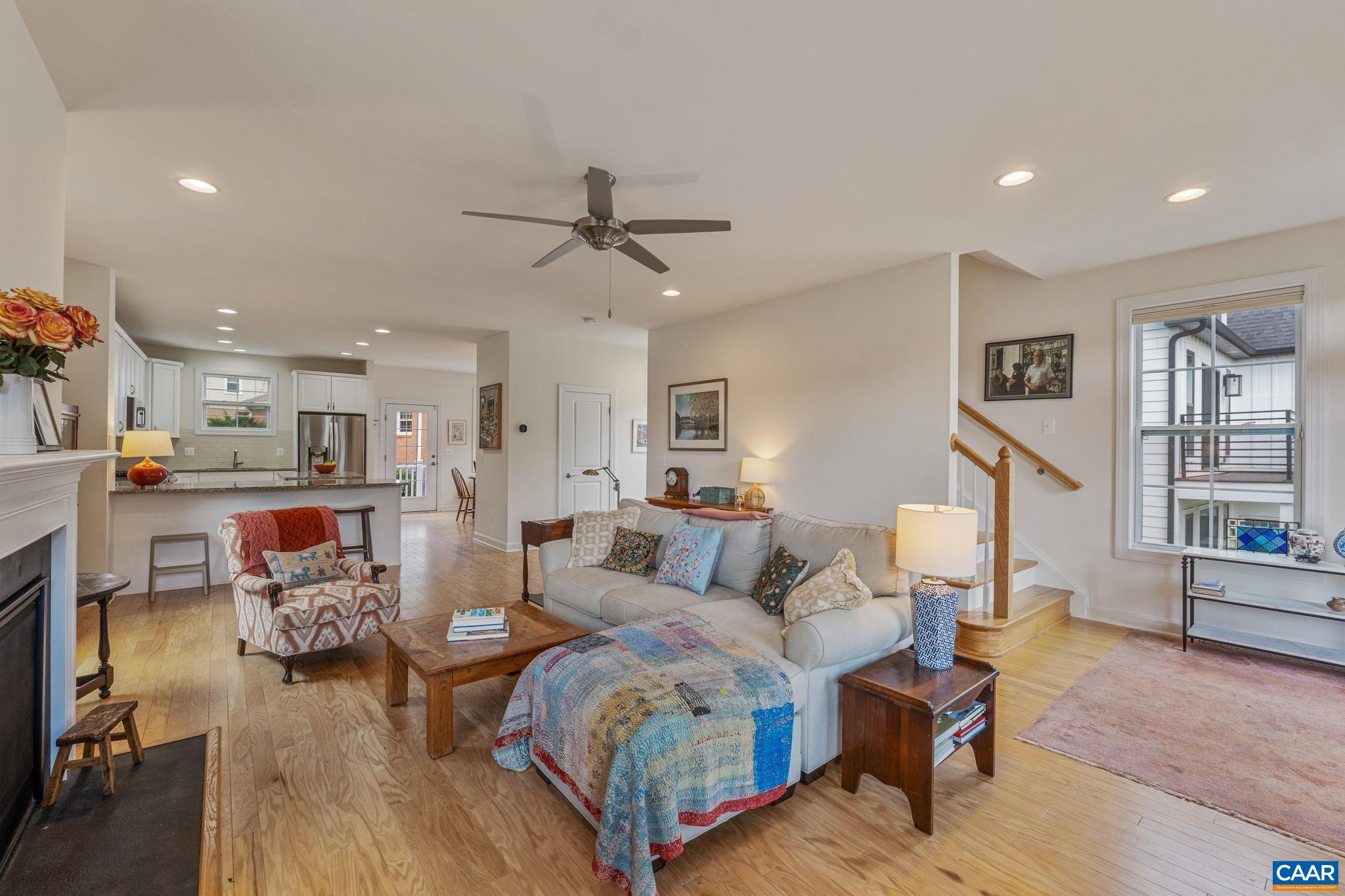 328 HUNTLEY AVE