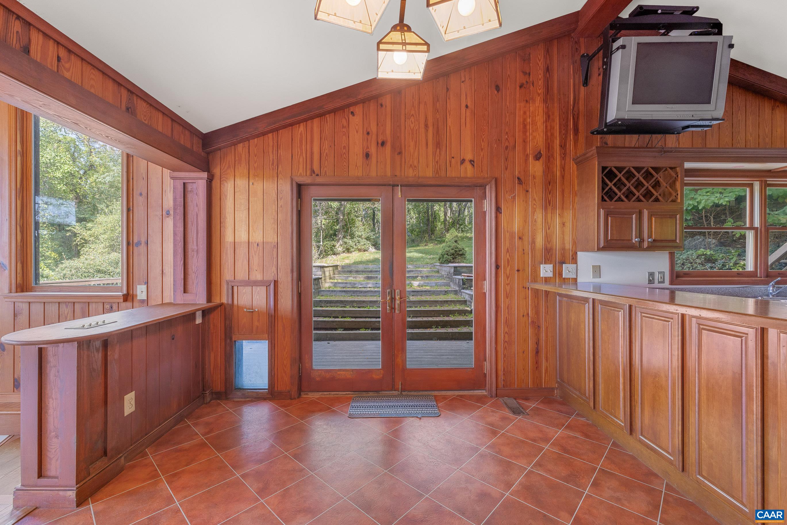332 WOODCOCK WAY