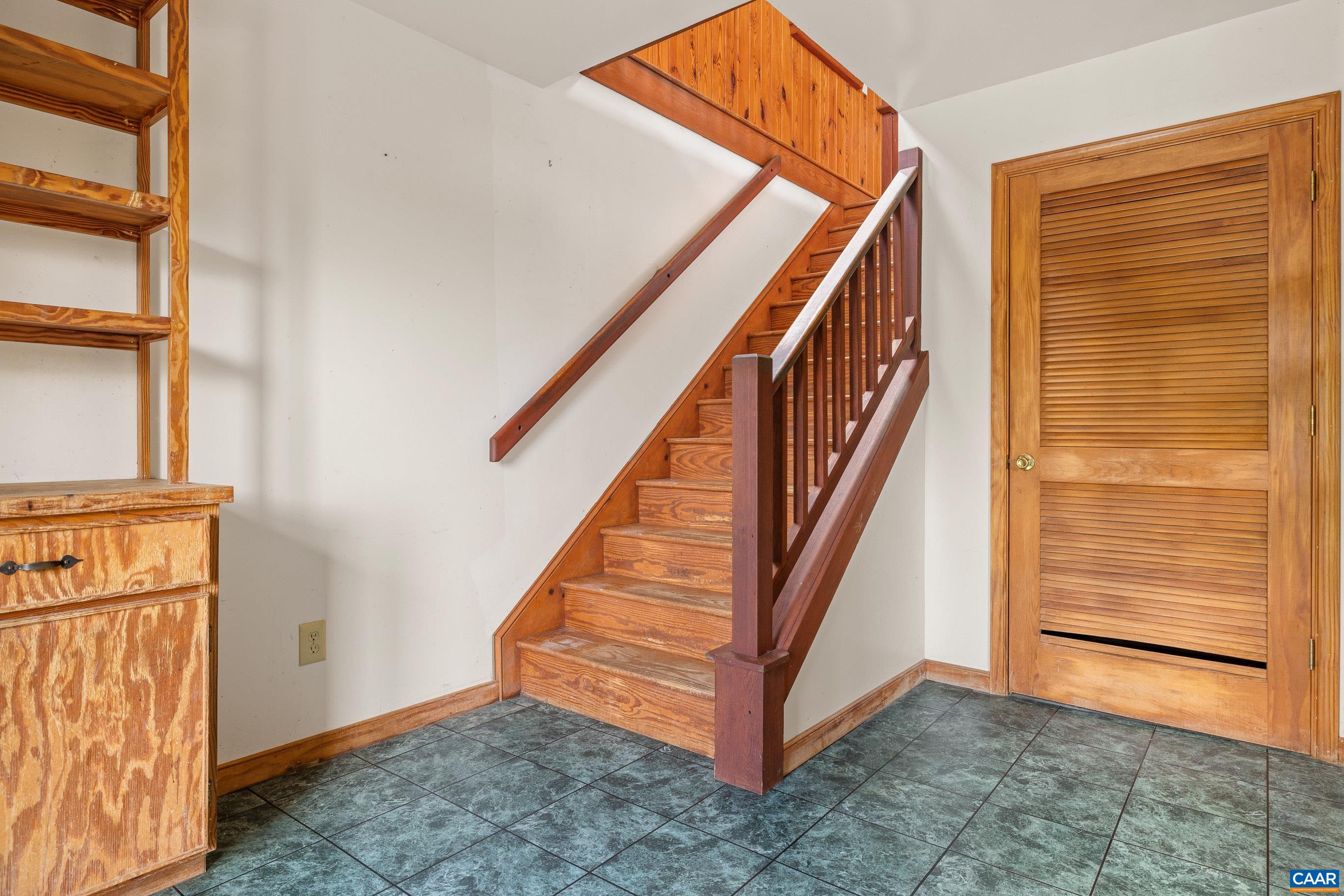 332 WOODCOCK WAY
