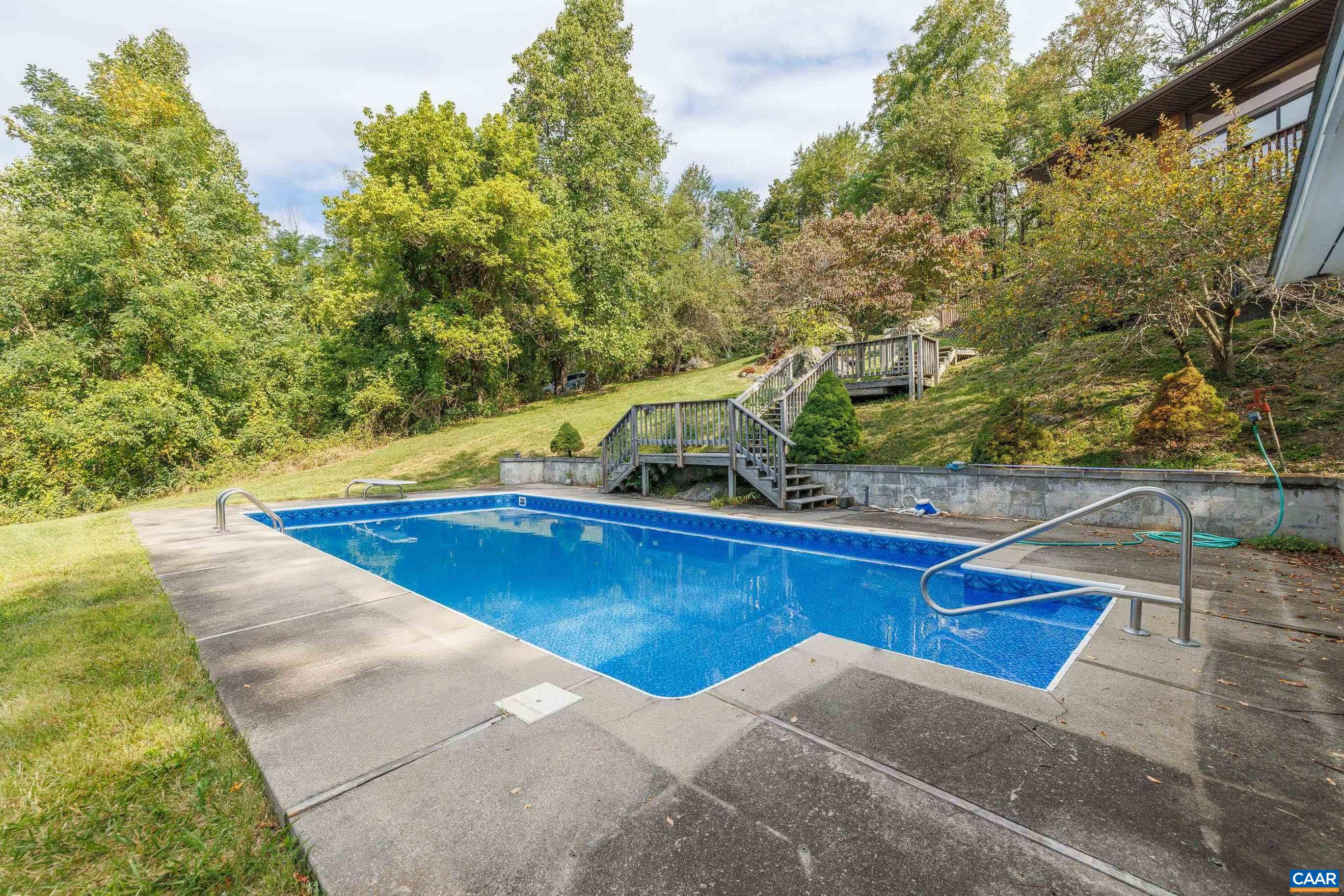 332 WOODCOCK WAY