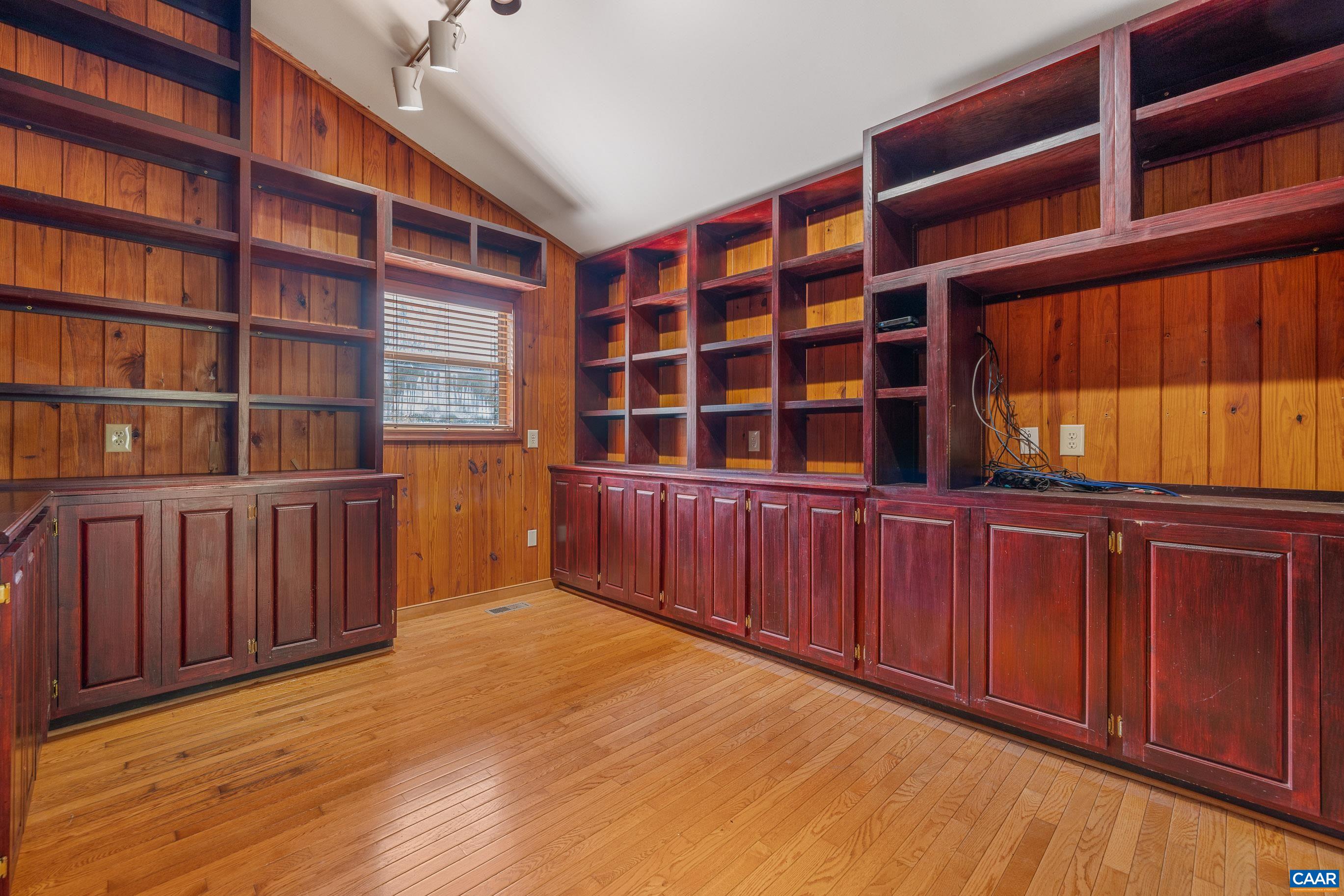 332 WOODCOCK WAY