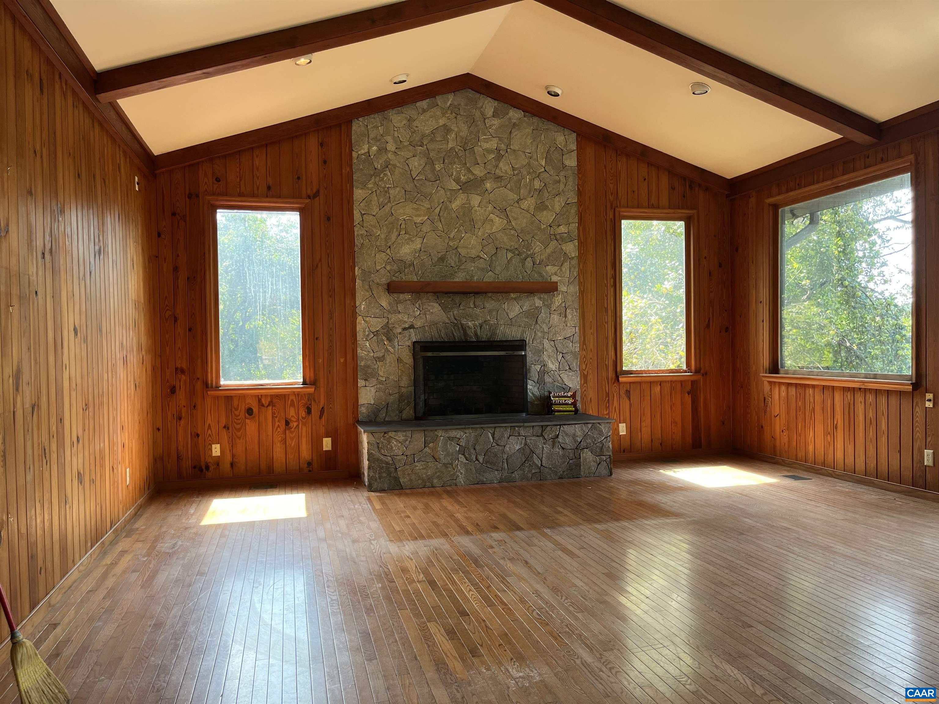 332 WOODCOCK WAY