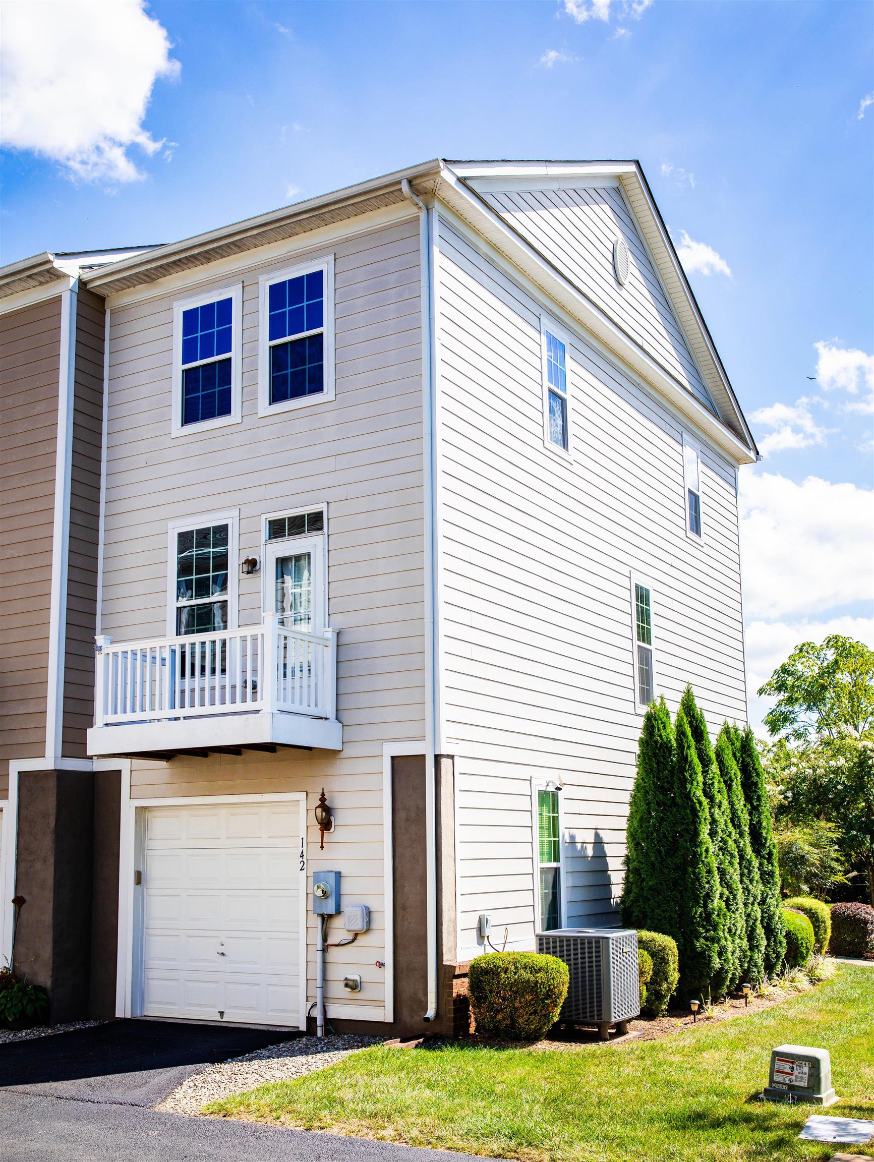 142 PIONEER LN