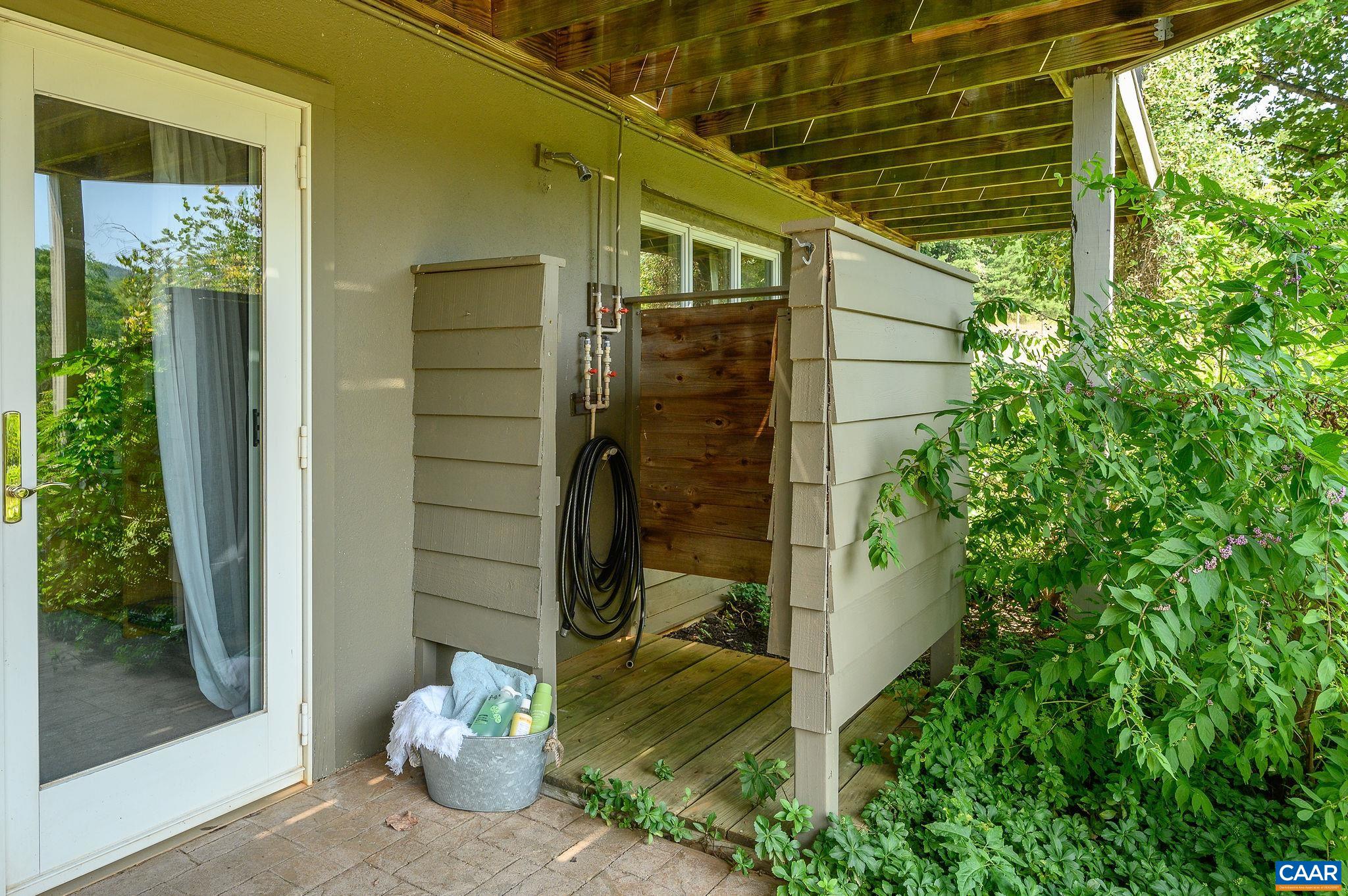 888 WOLF TRAP RD