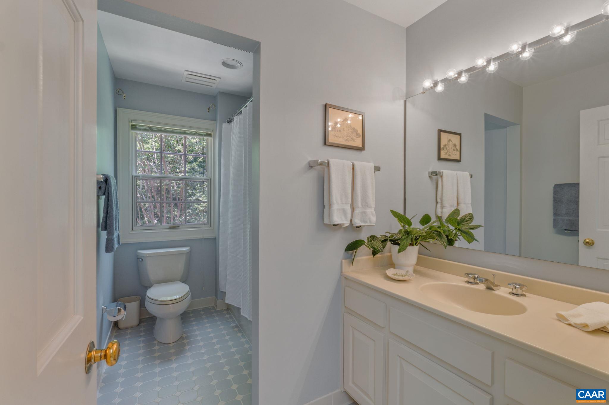 500 LOBLOLLY LN
