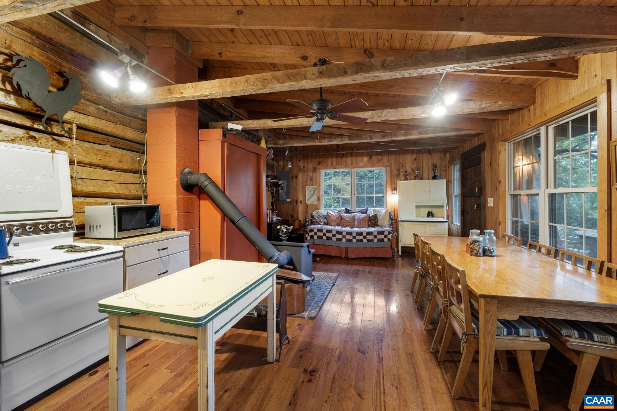 1098 POCOSAN MOUNTAIN RD