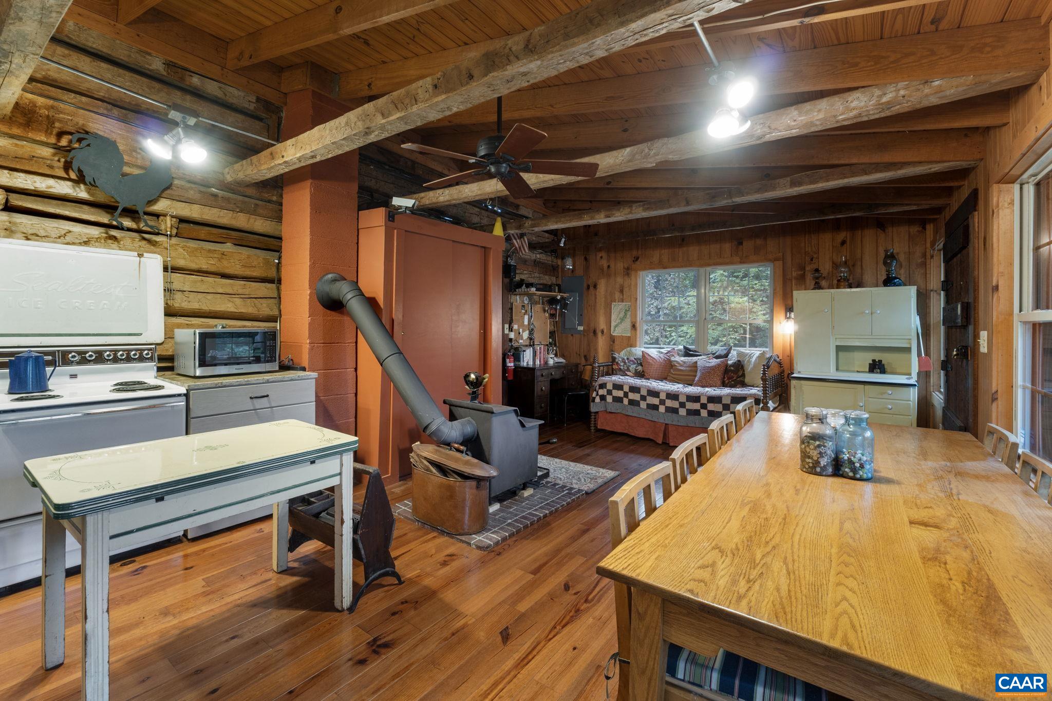 1098 POCOSAN MOUNTAIN RD