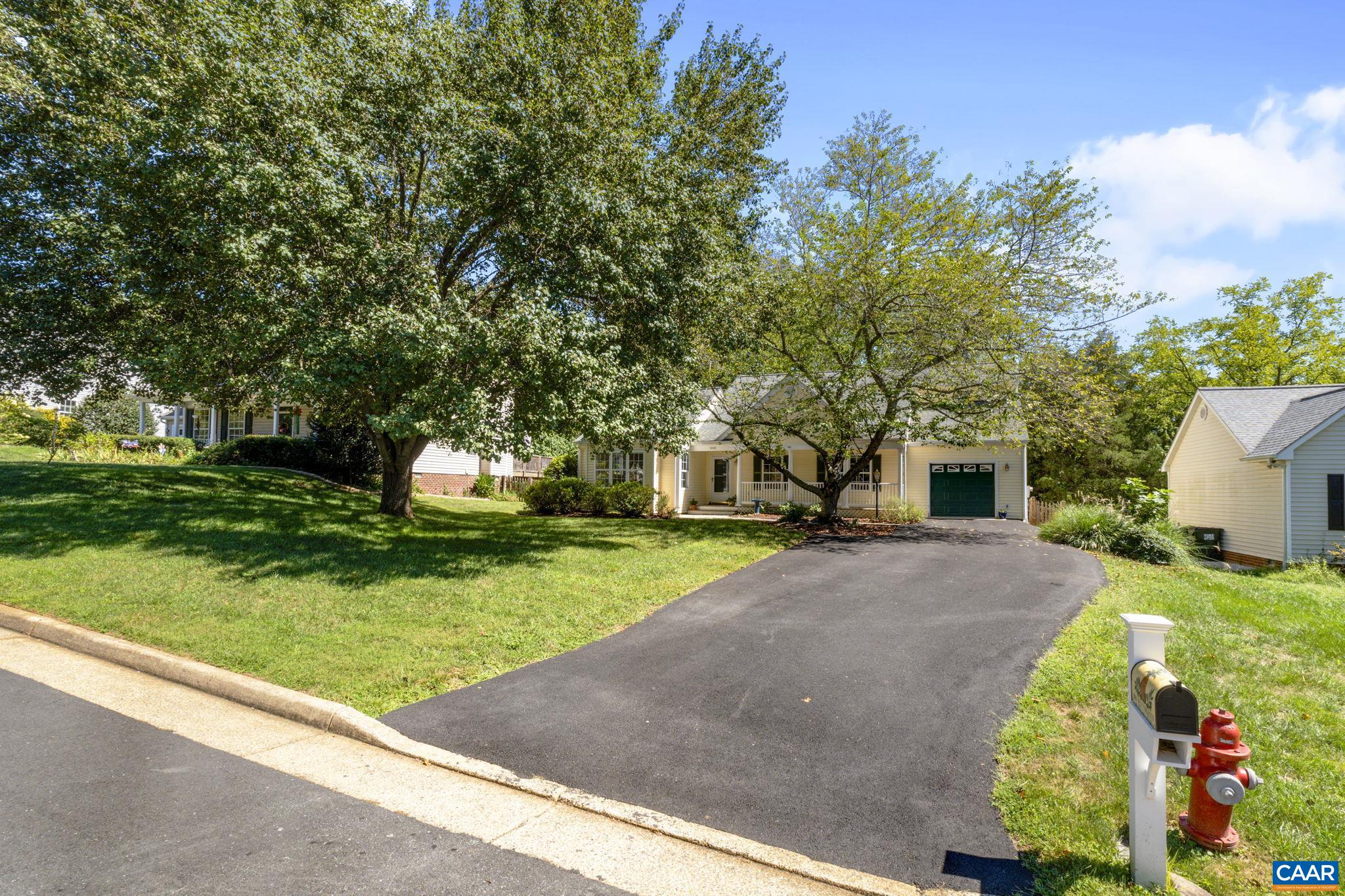 1081 WINTERGREEN LN