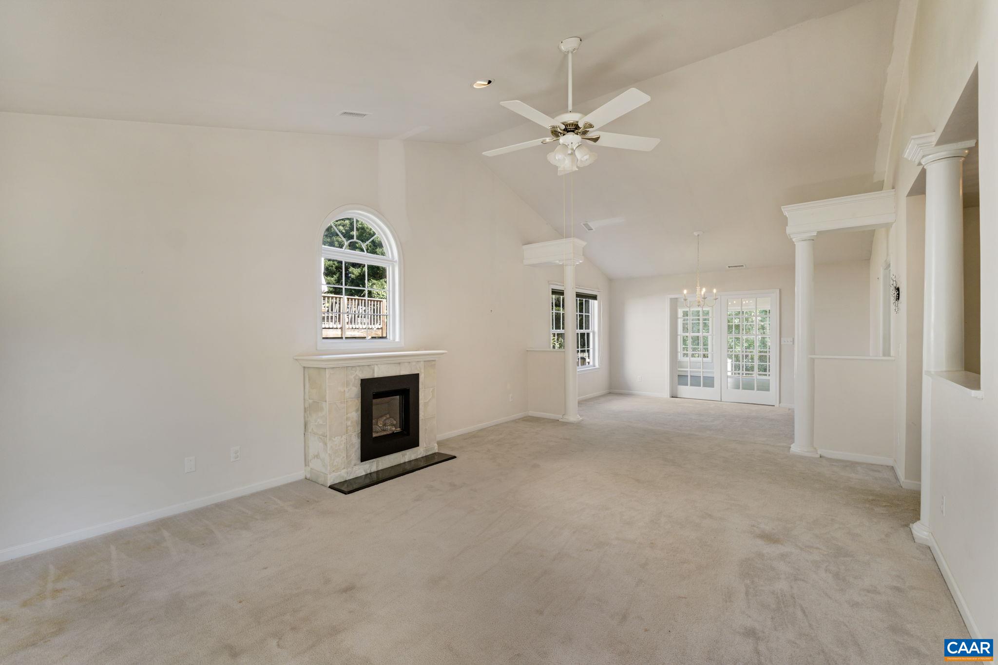 1081 WINTERGREEN LN