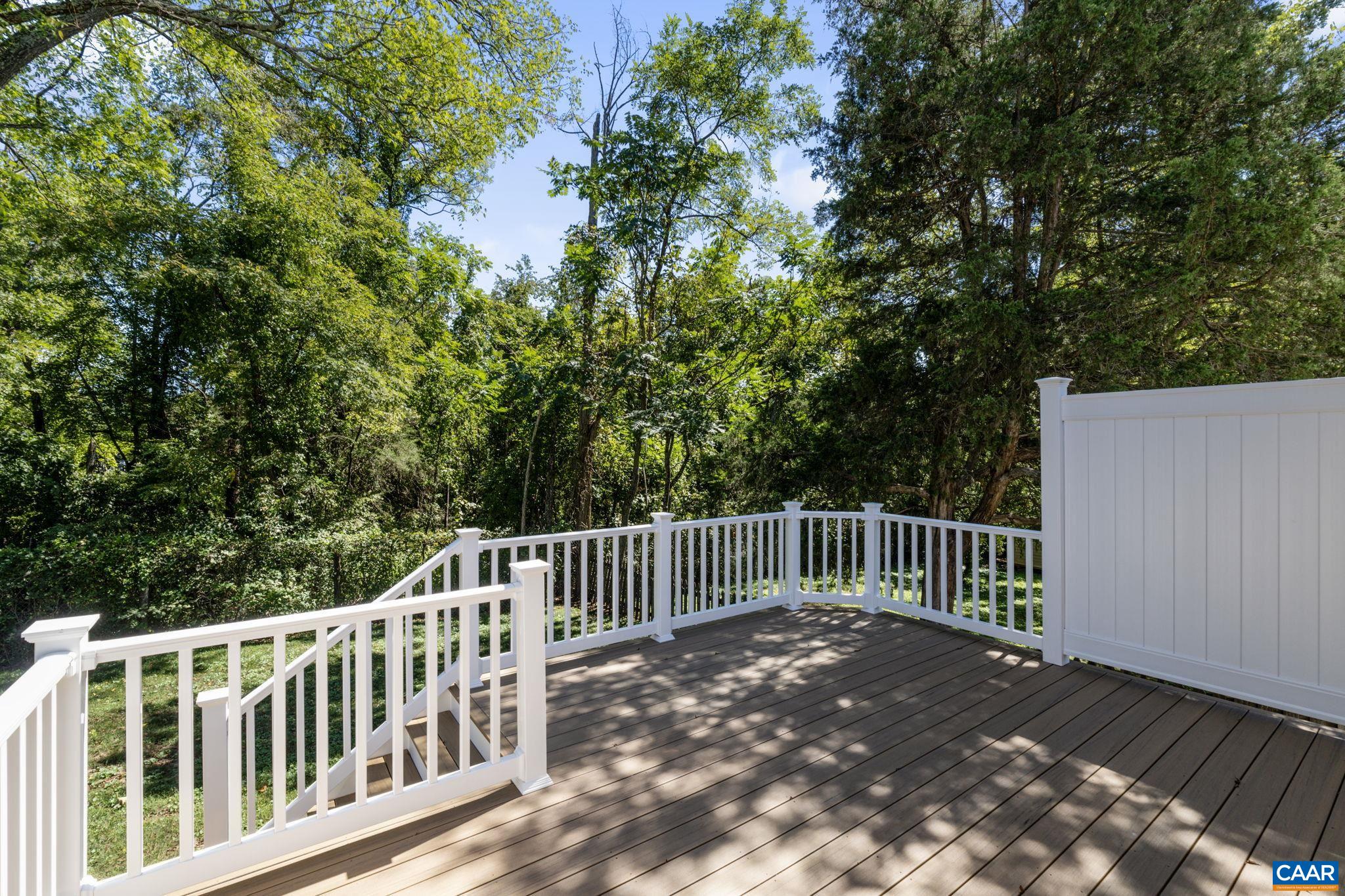 1081 WINTERGREEN LN