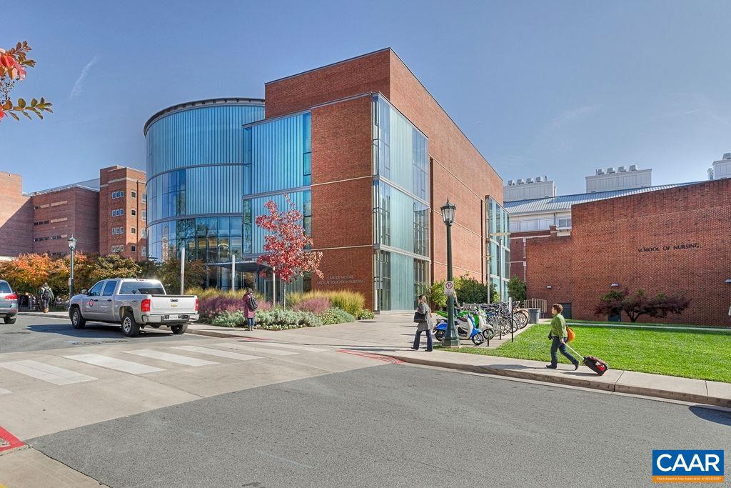 1800 JEFFERSON PARK AVE Unit: 302